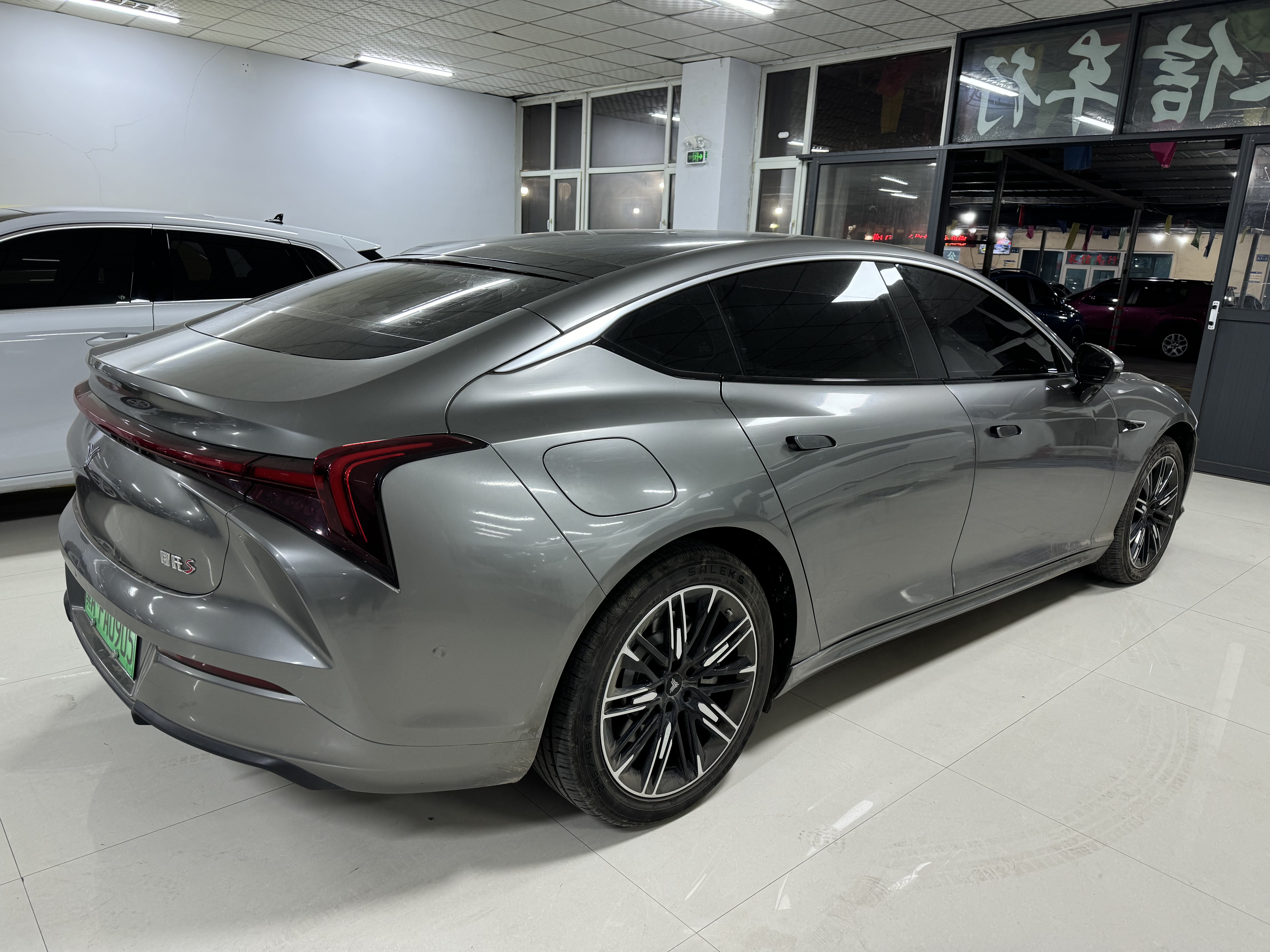 哪吒汽车 哪吒S 2023 汽车图片 #3