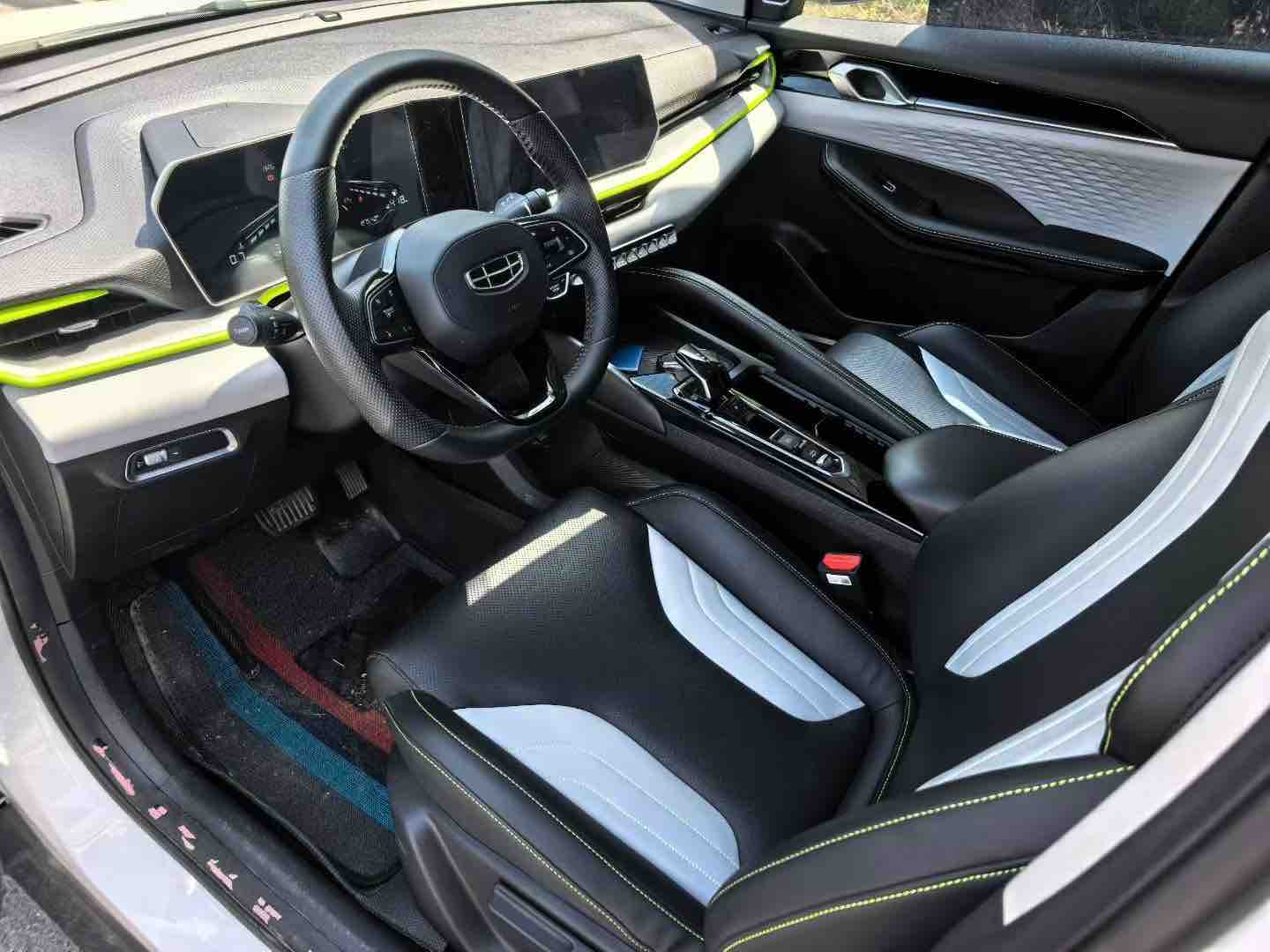 GEELY Coolray 2022 car image #3