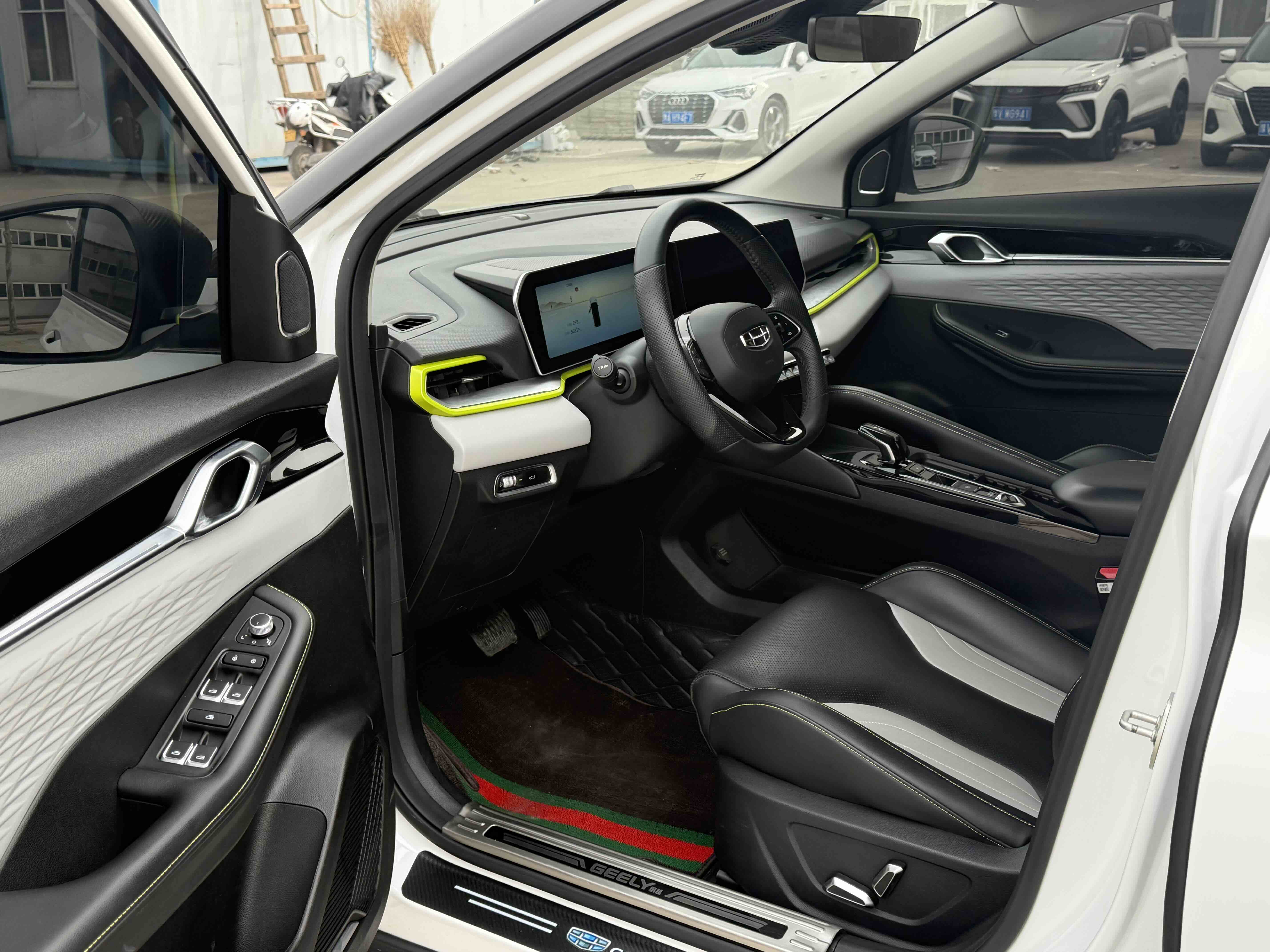 GEELY Coolray 2022 #3 GEELY Coolray 2022 car image #3