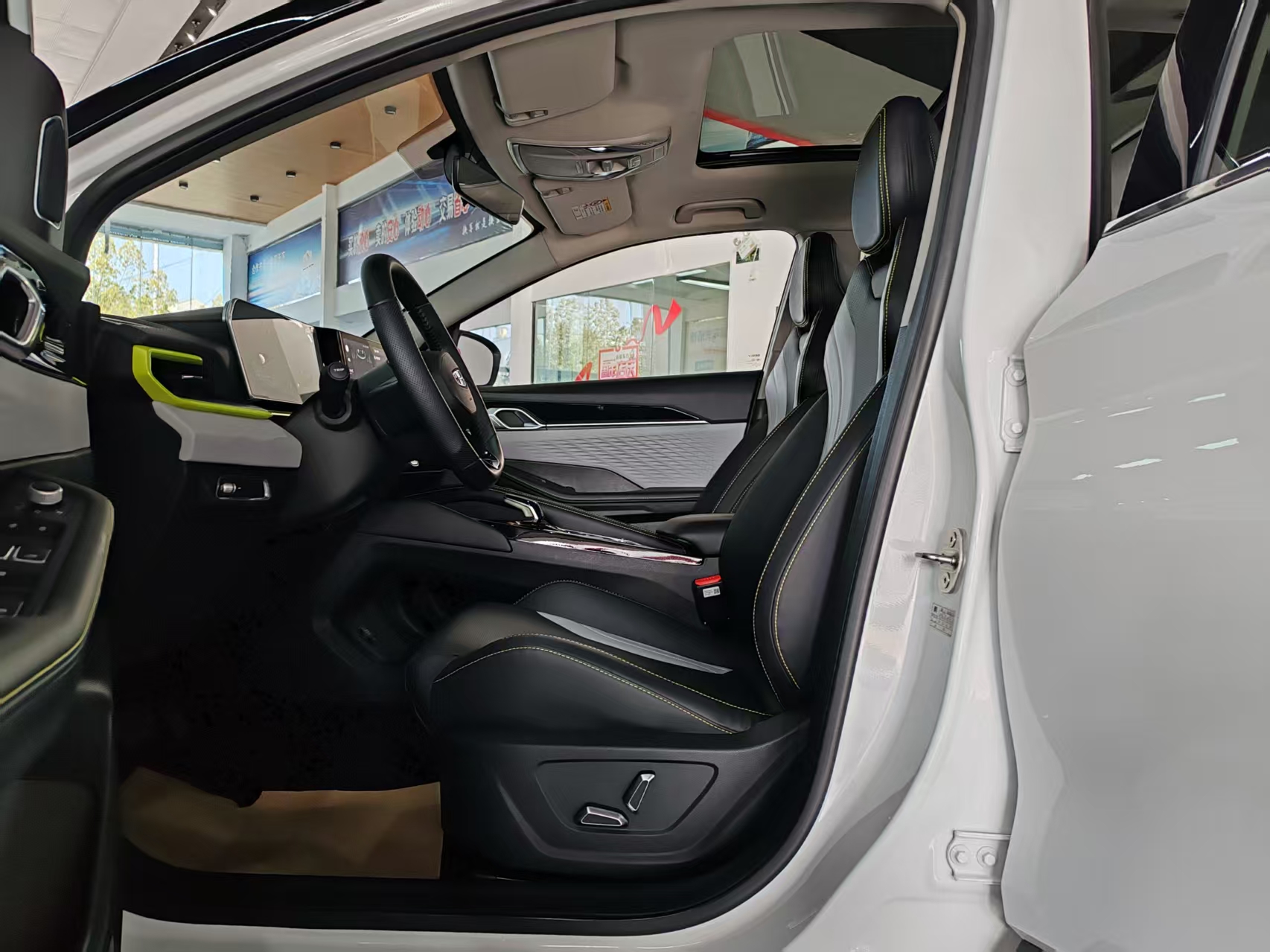 GEELY Coolray 2023 #3 GEELY Coolray 2023 car image #3