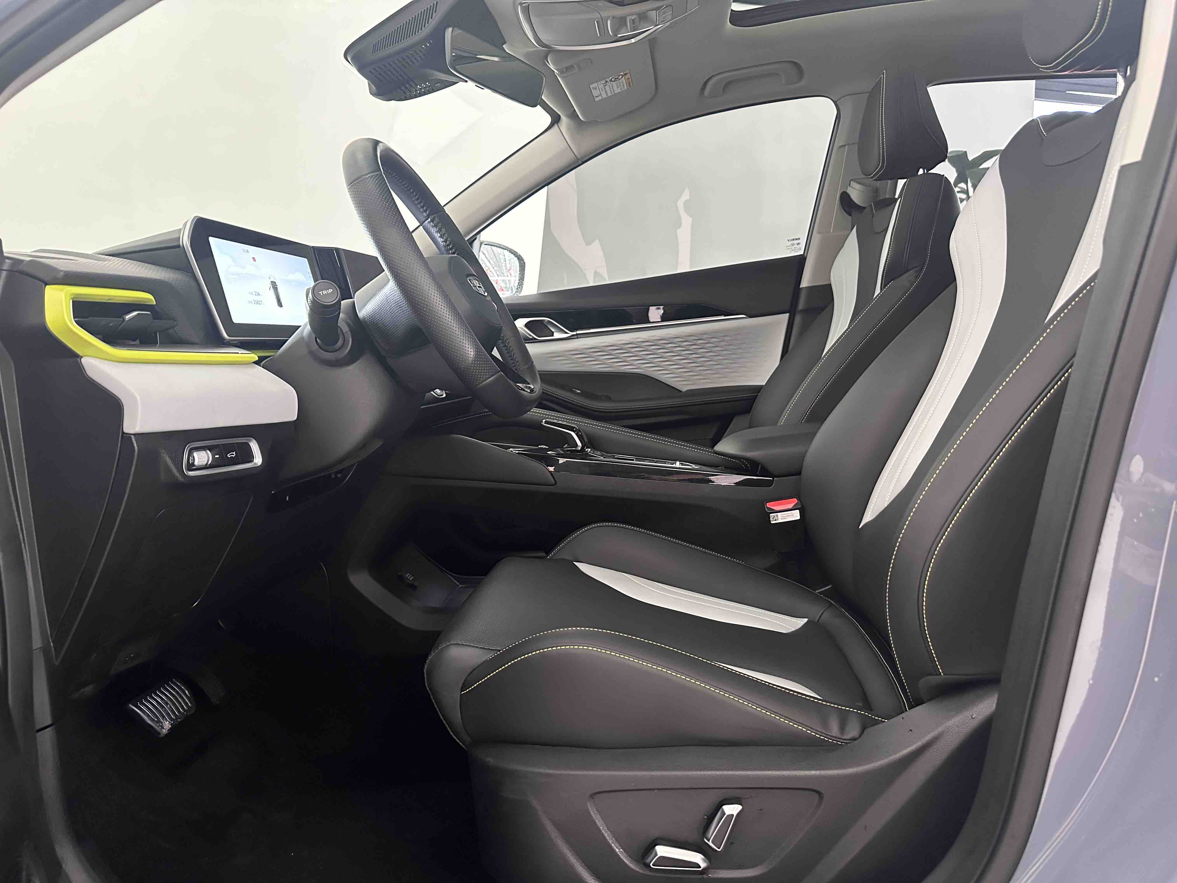 GEELY Coolray 2023 #3 GEELY Coolray 2023 car image #3