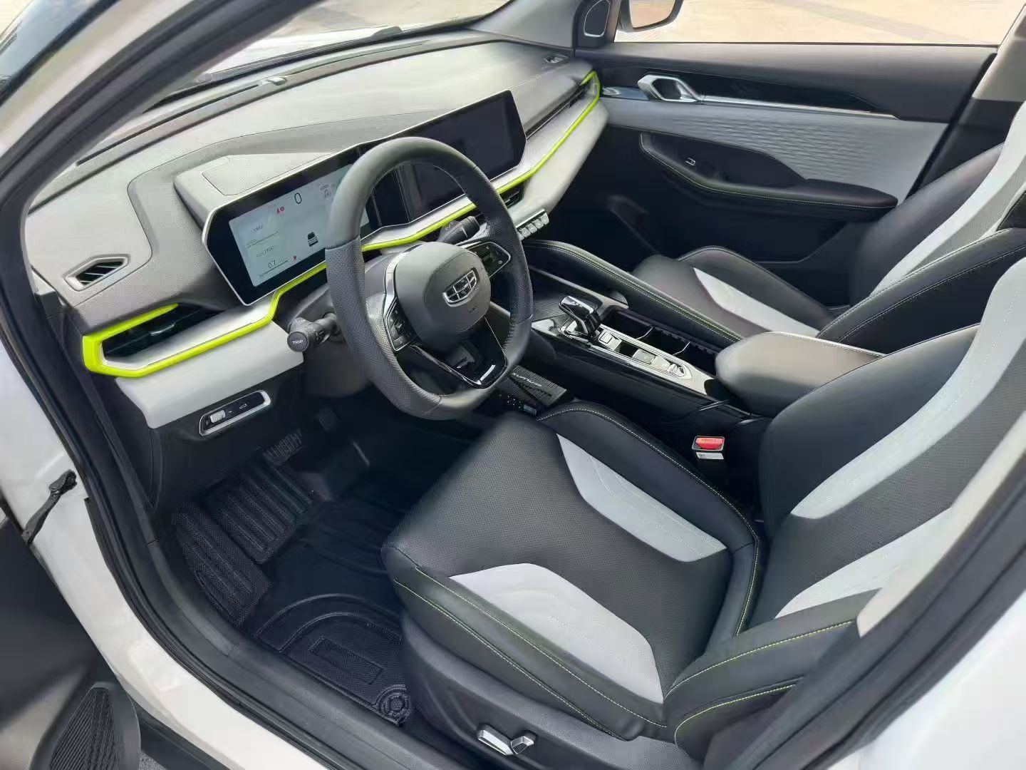 GEELY Coolray 2023 #3 GEELY Coolray 2023 car image #3