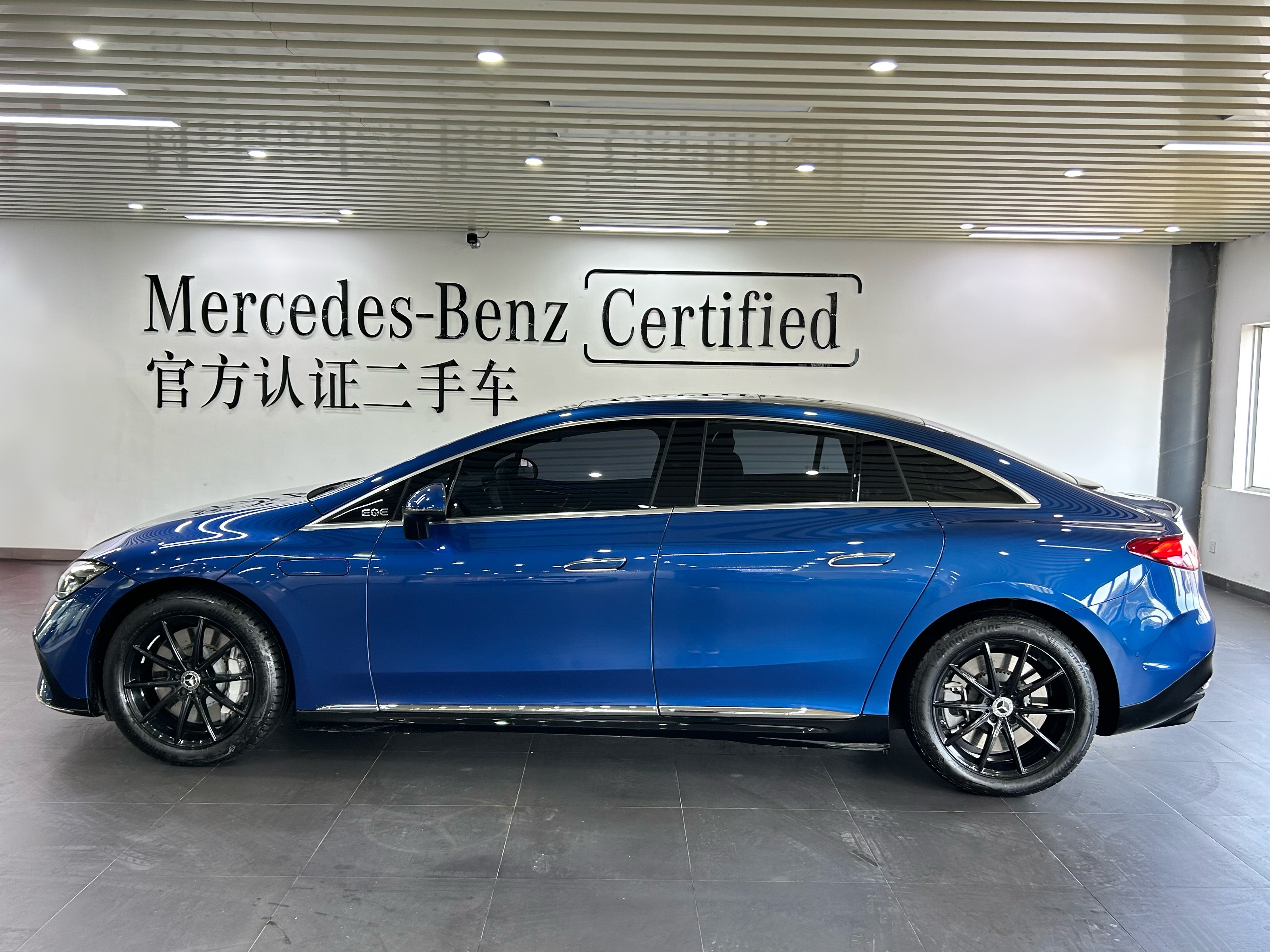 Mercedes-Benz EQE Class 2024 #3 Mercedes-Benz EQE Class 2024 car image #3