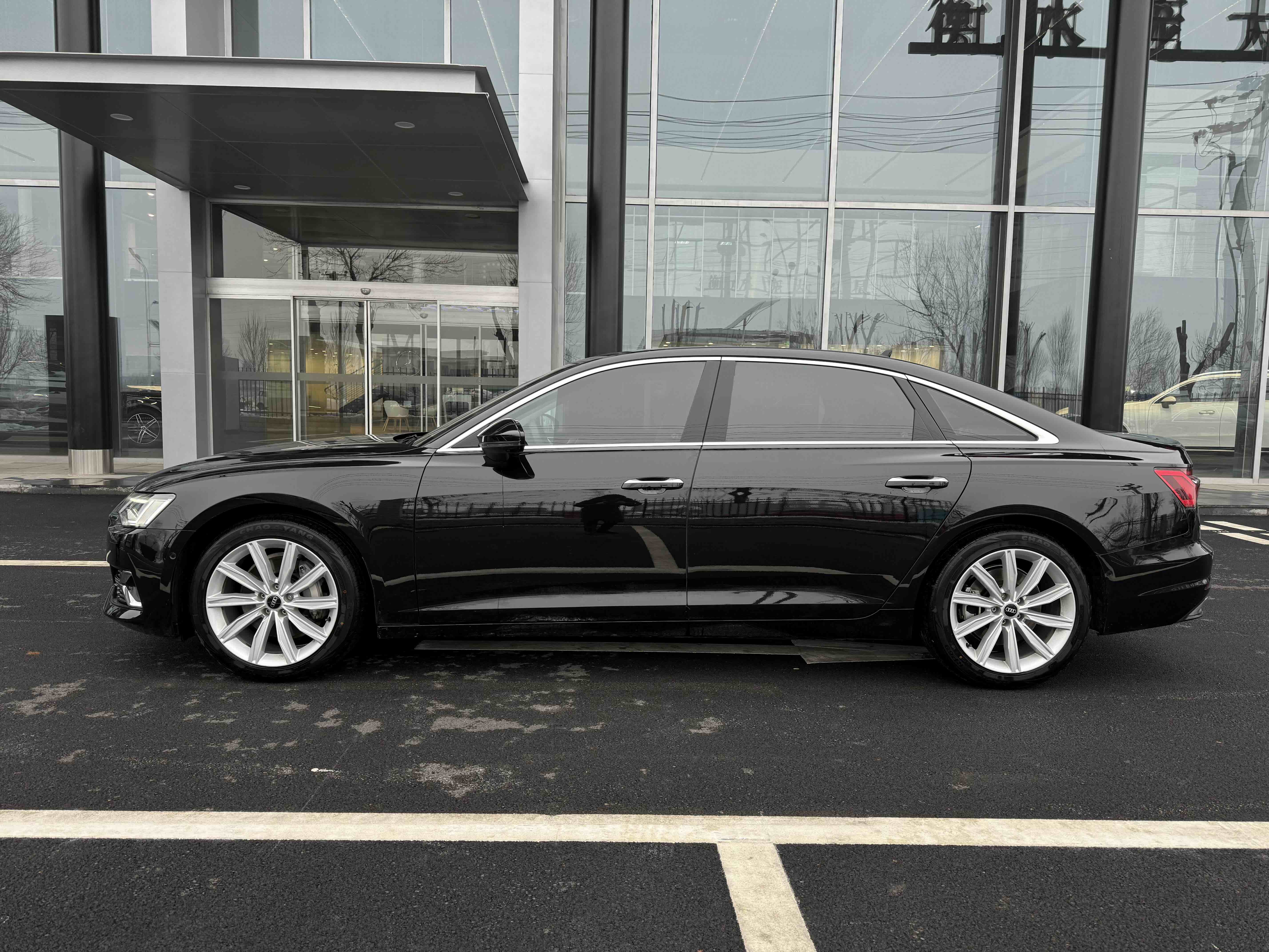 Audi A6L 2023 car image #3