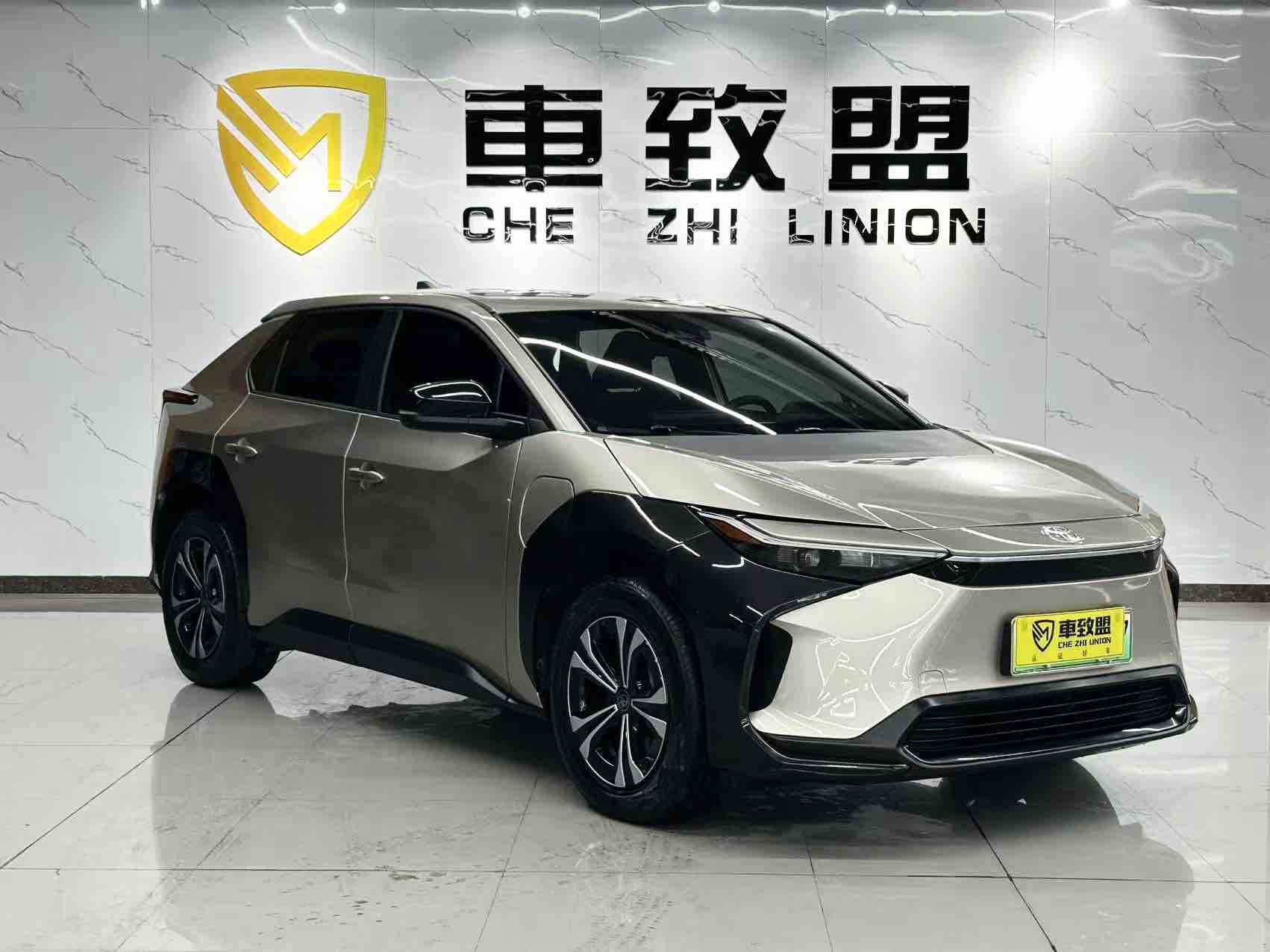 Toyota bZ4X 2022 immagine di auto #3