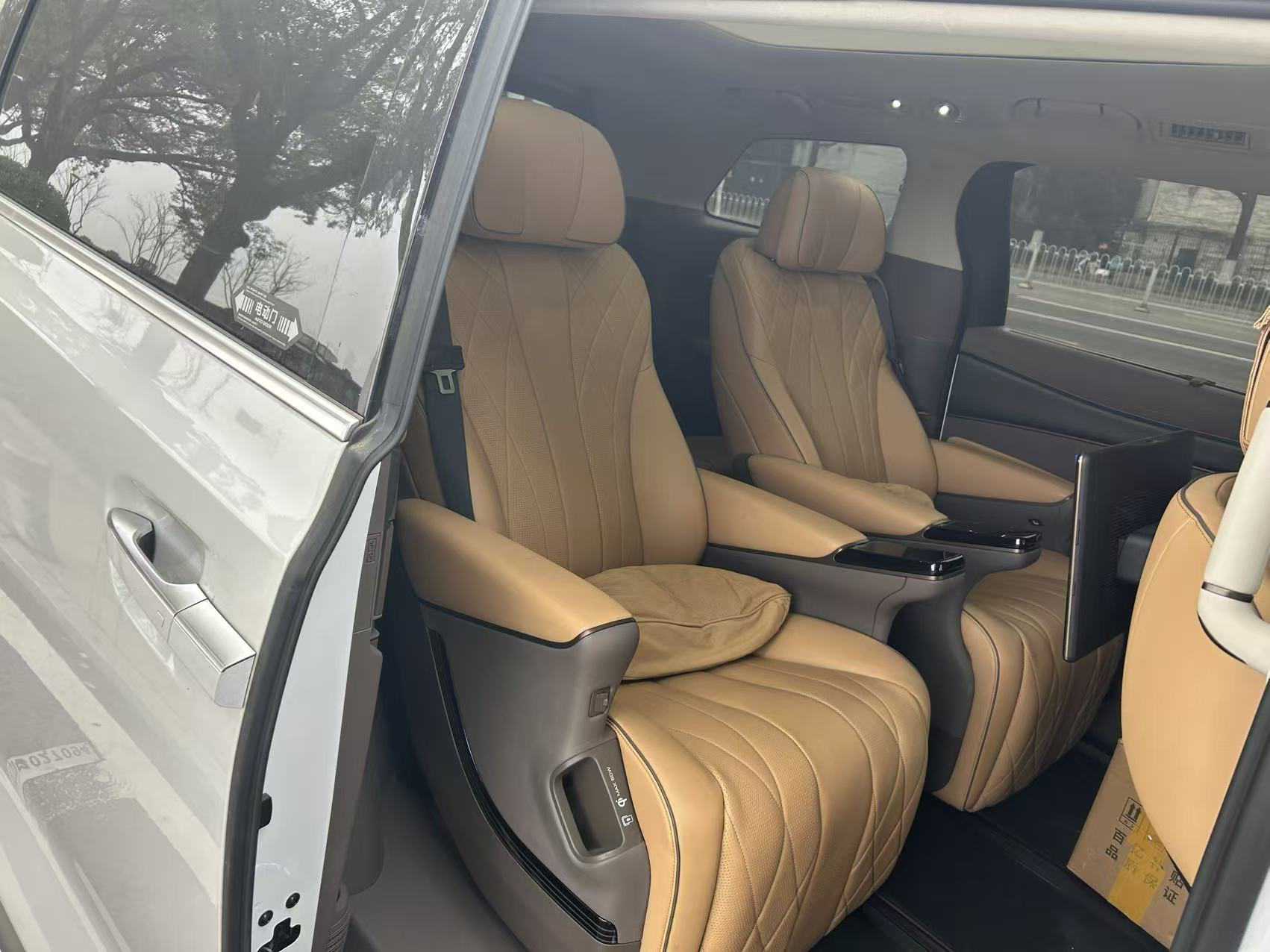 Denza D9 2023 изображение автомобиля #3