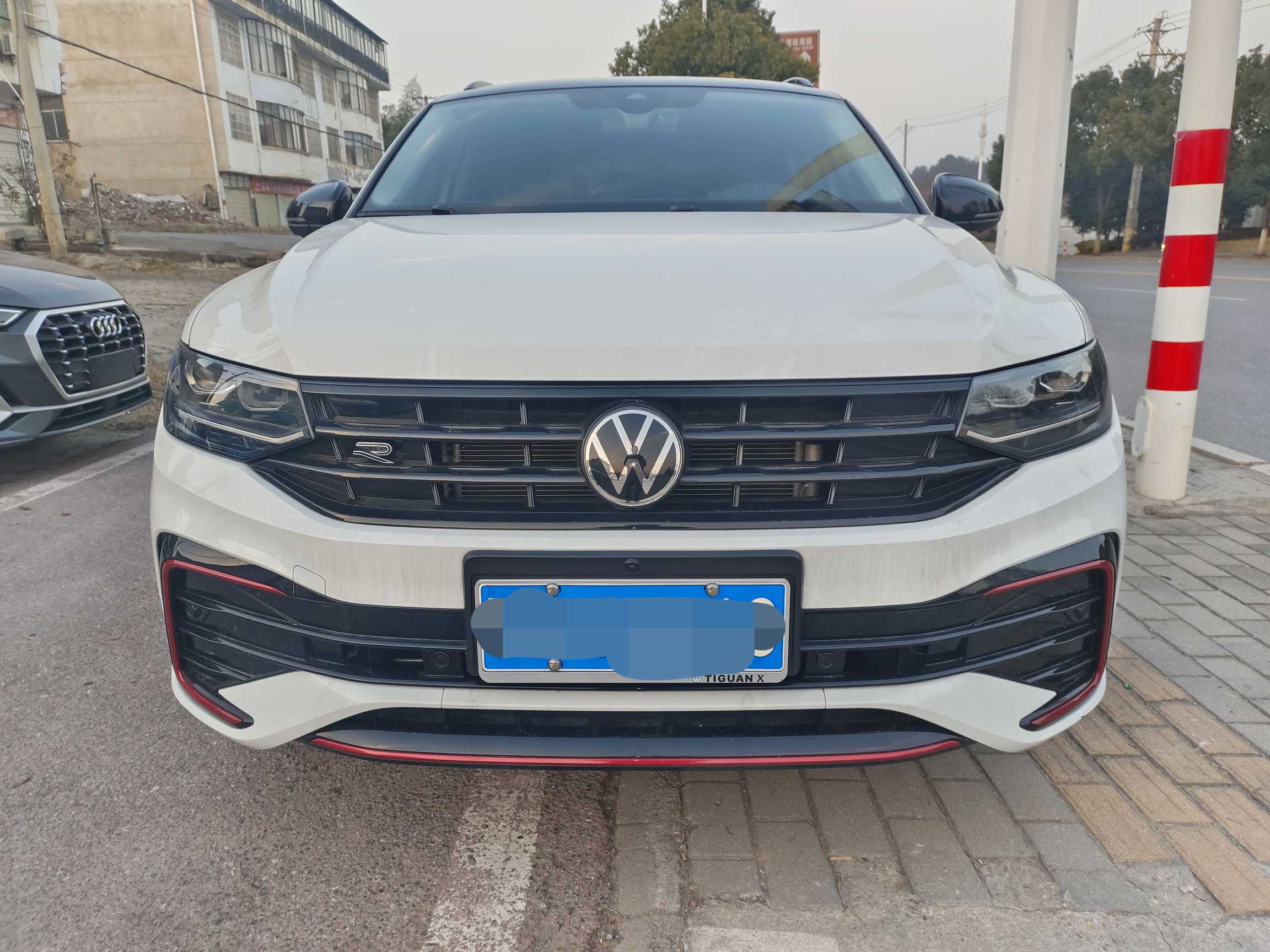 Volkswagen Tiguan X 2023 صورة سيارة #3