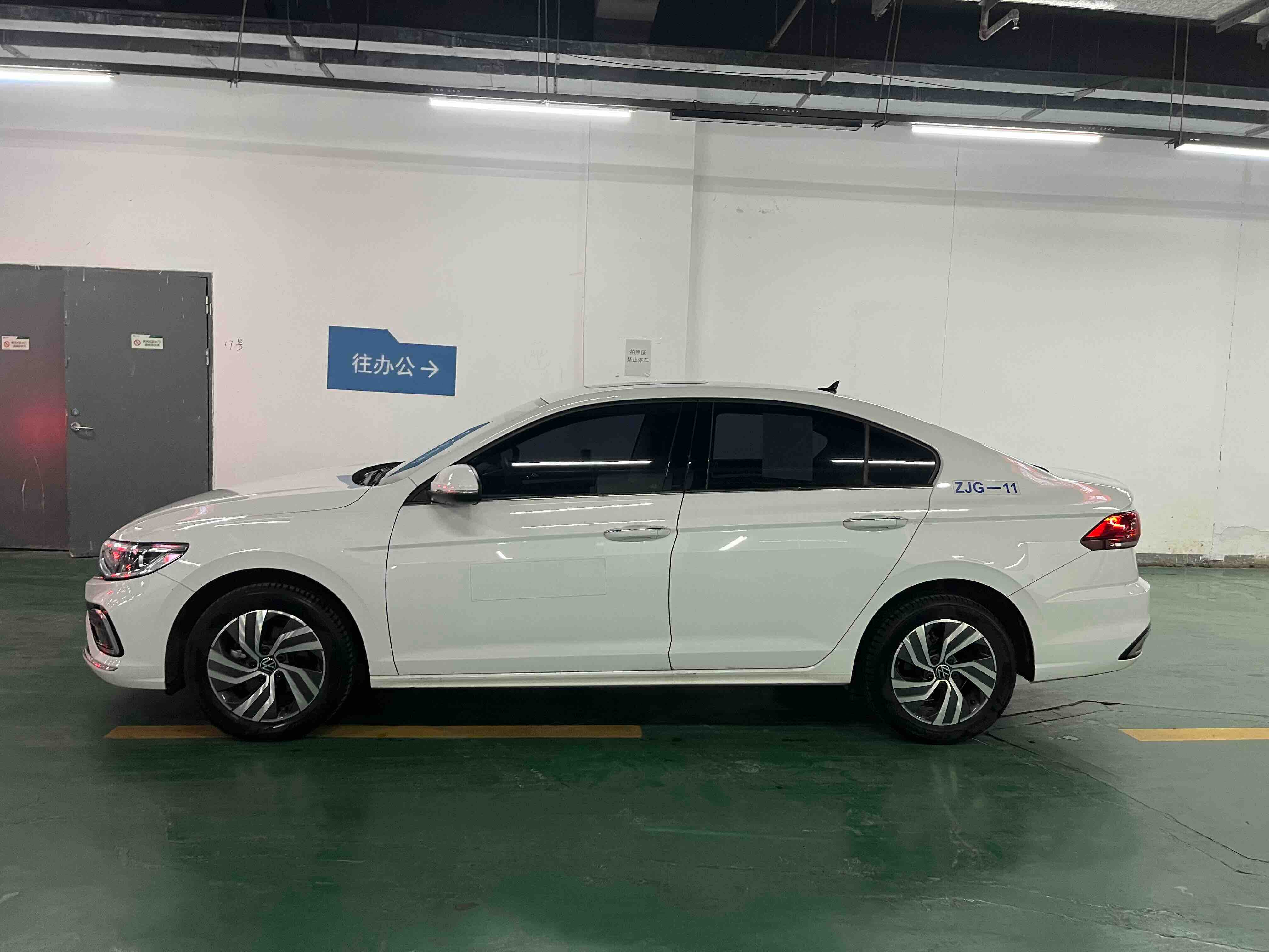 Volkswagen Bora 2023 car image #3
