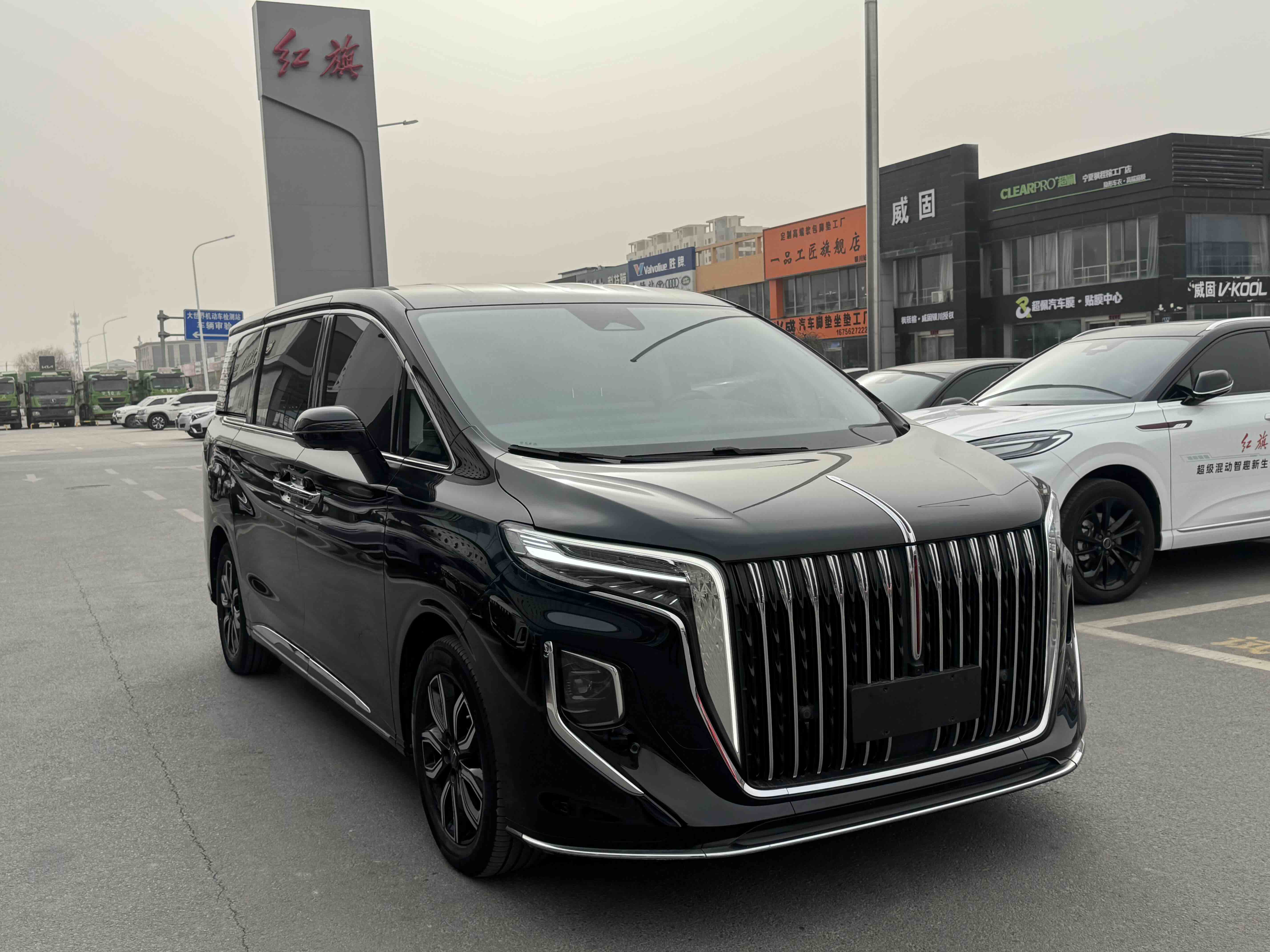 HongQi HQ9 2023 #3 HongQi HQ9 2023 car image #3