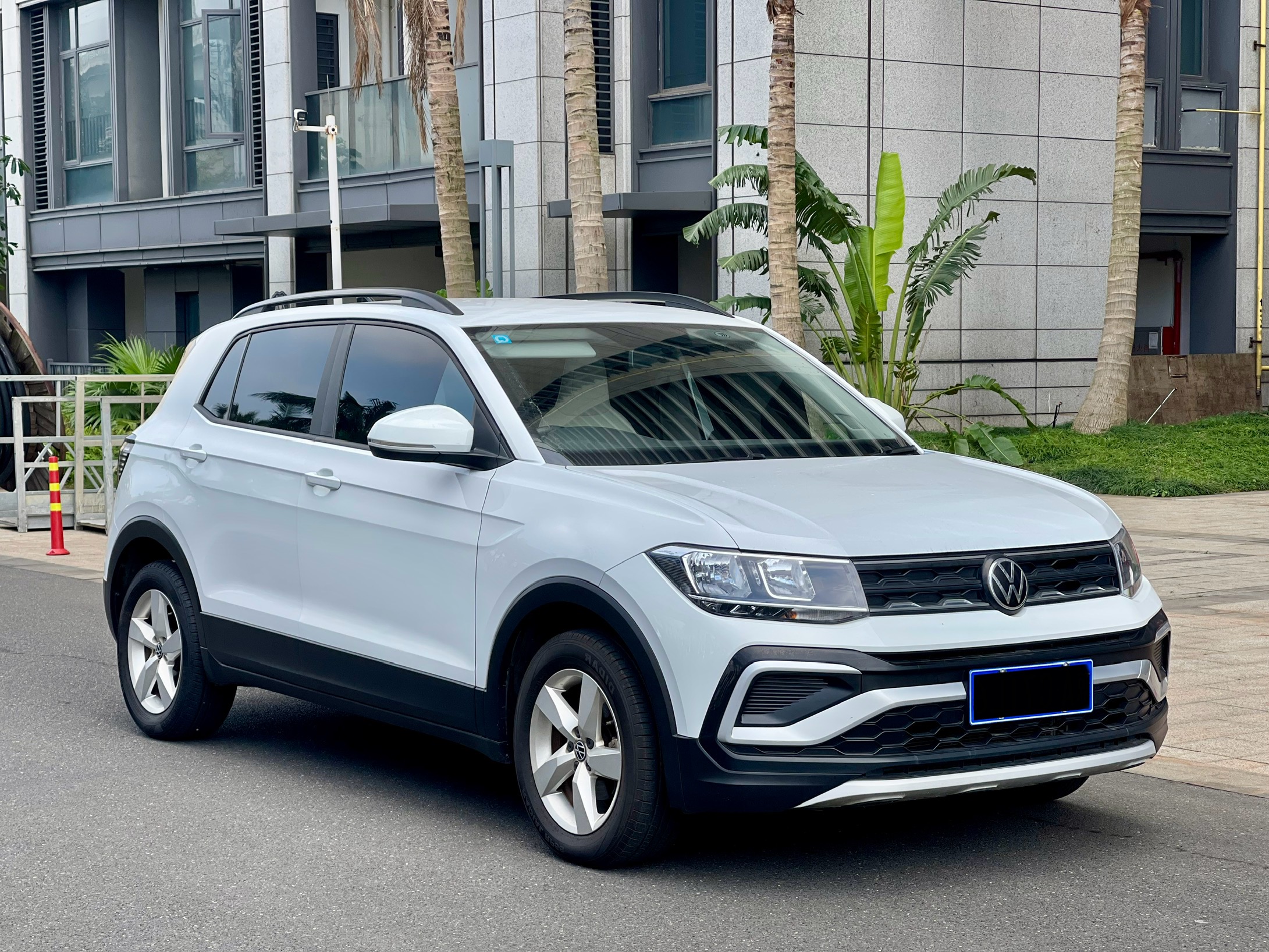 Volkswagen T-Cross 2023 car image #3