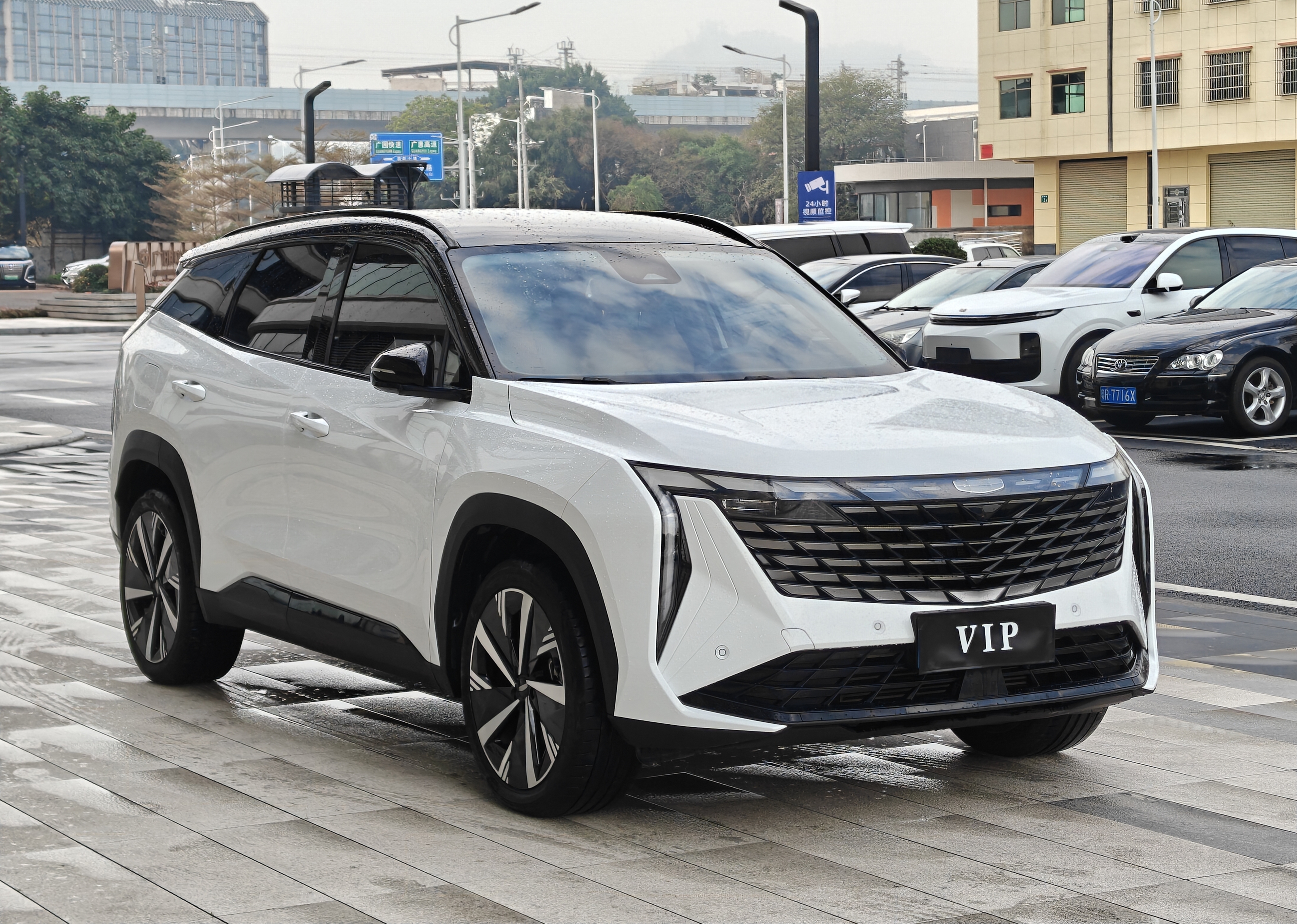 GEELY Boyue L 2023 car image #3