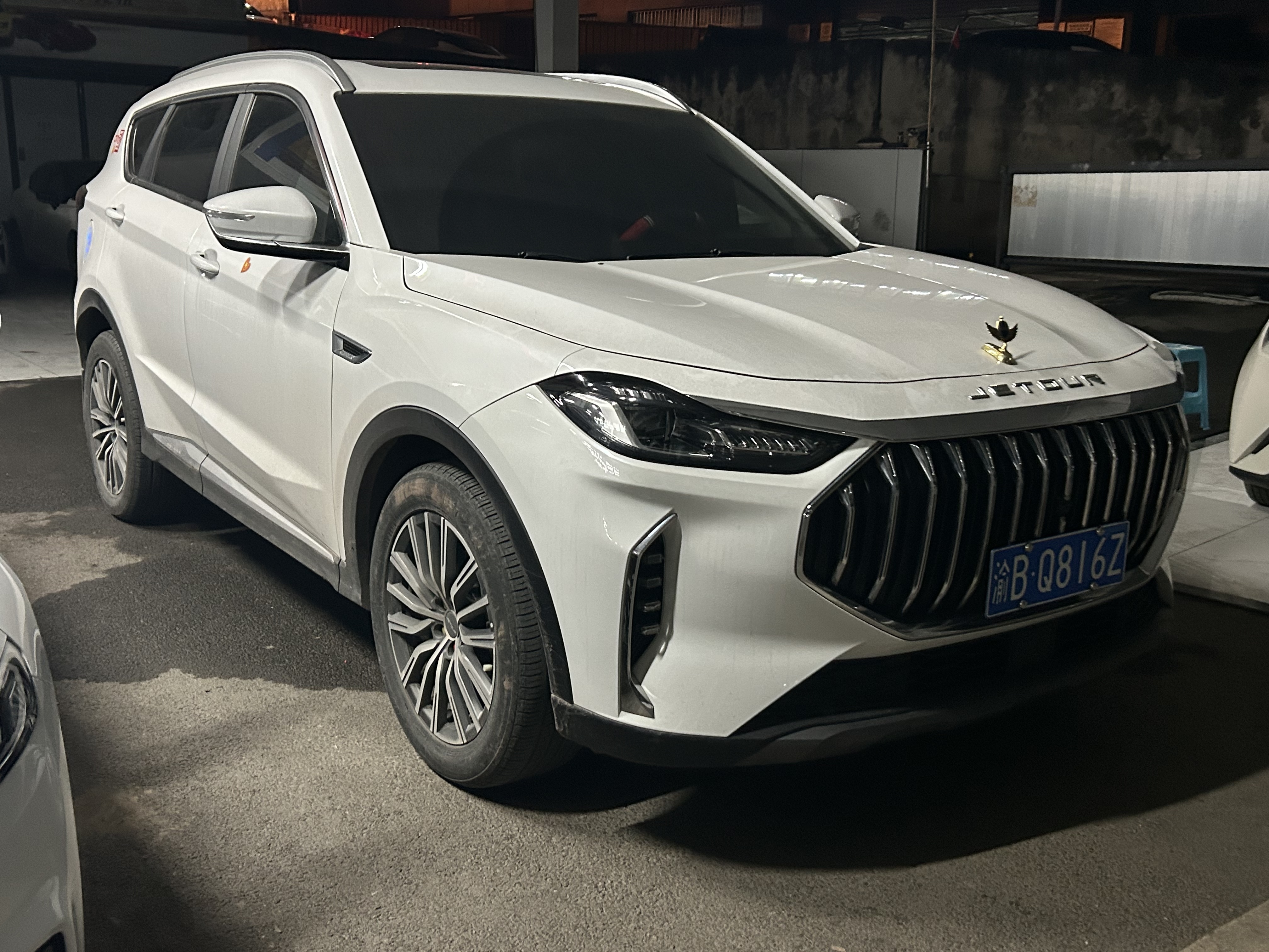 X70 PLUS 2023 car image #3