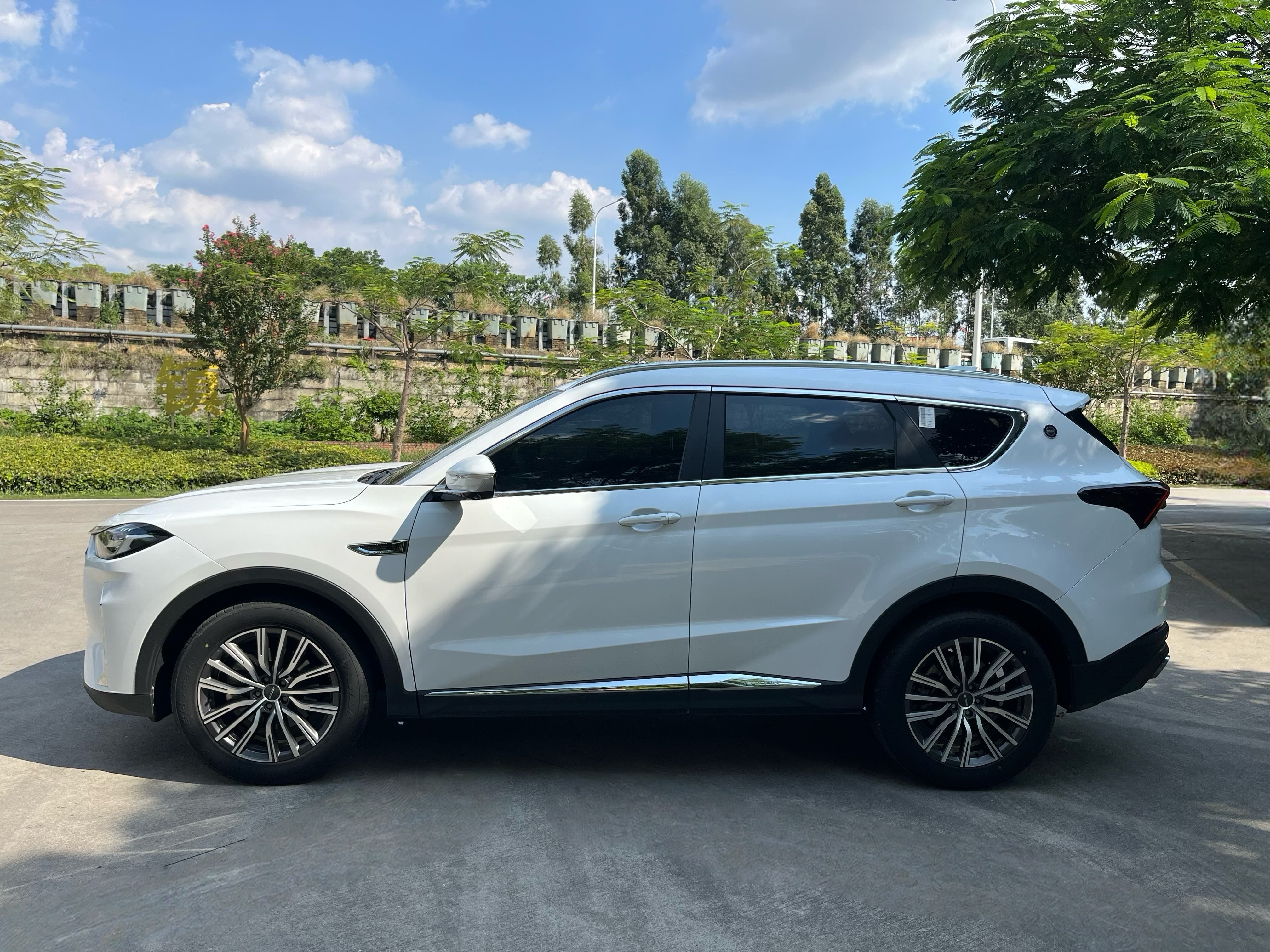 Jetour X70 PLUS 2023 car image #3