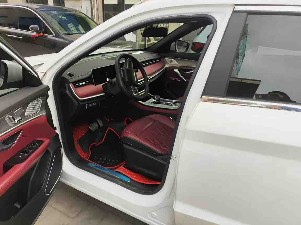 X70 PLUS 2023 car image #3