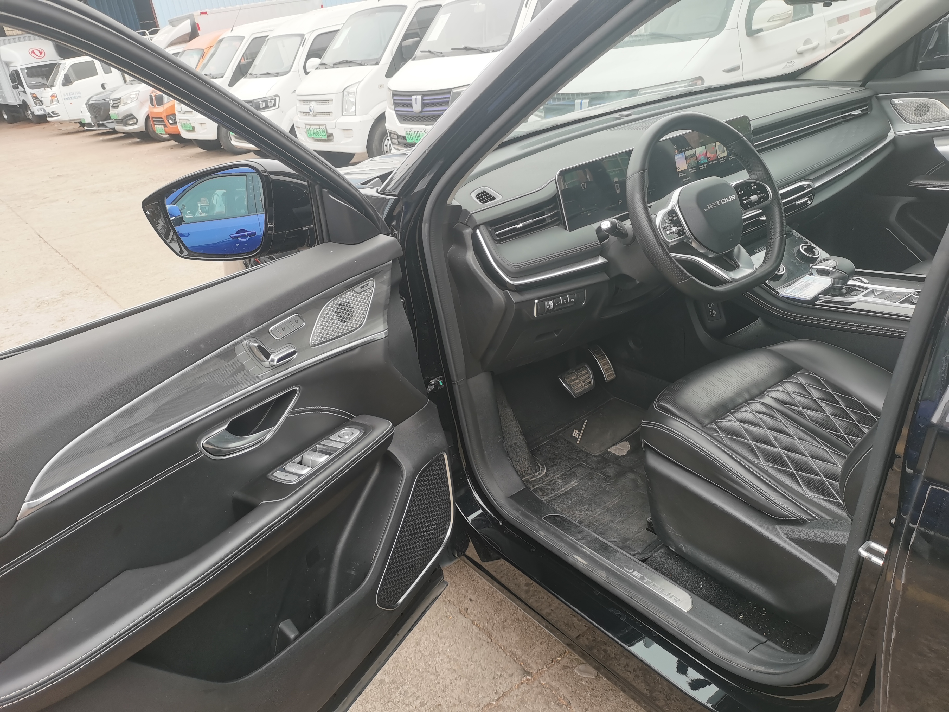 Jetour X70 PLUS 2023 car image #3
