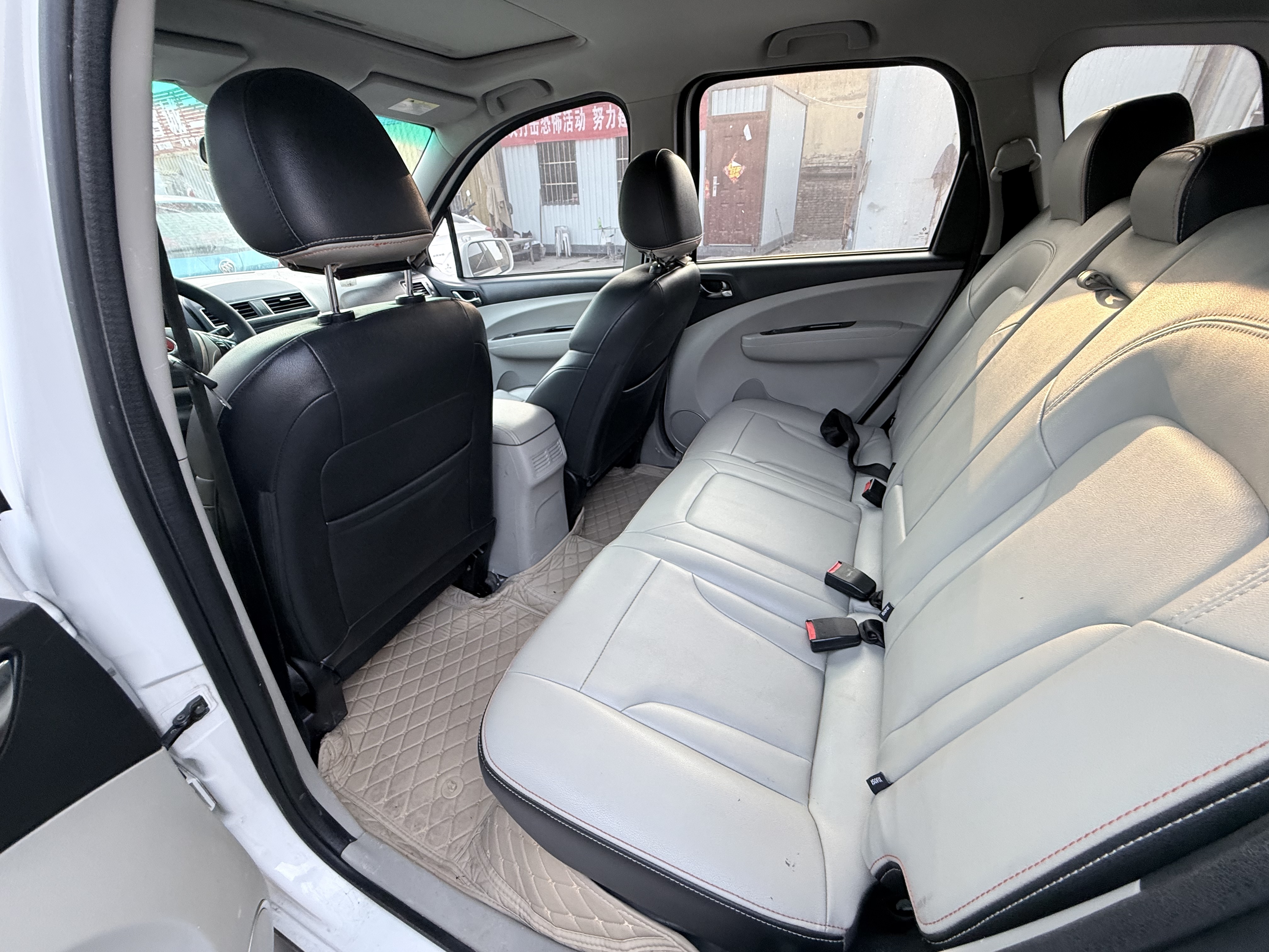 Forthing JOYEAR X5 2016 car image #3