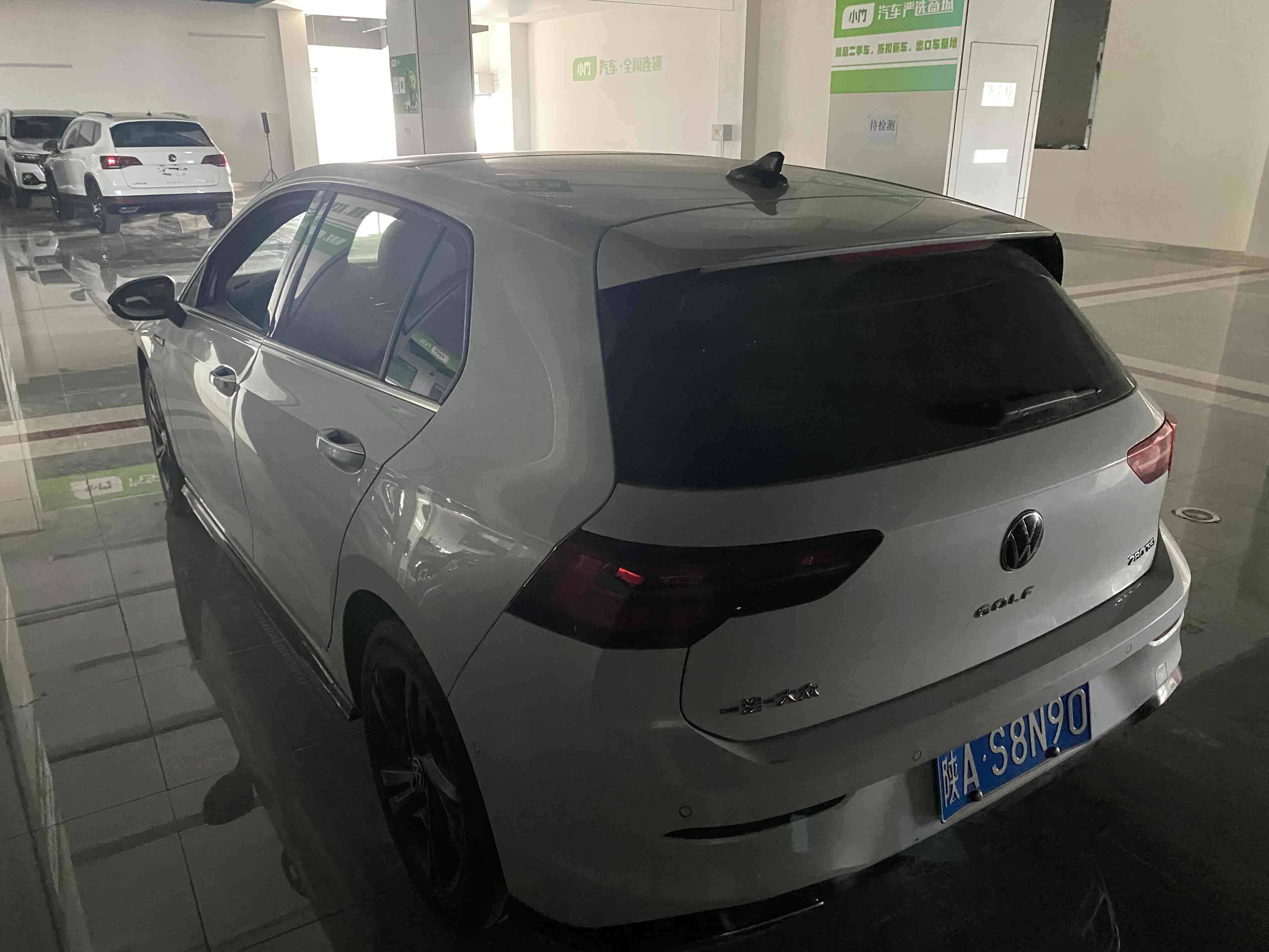 Volkswagen Golf 2023 car image #3