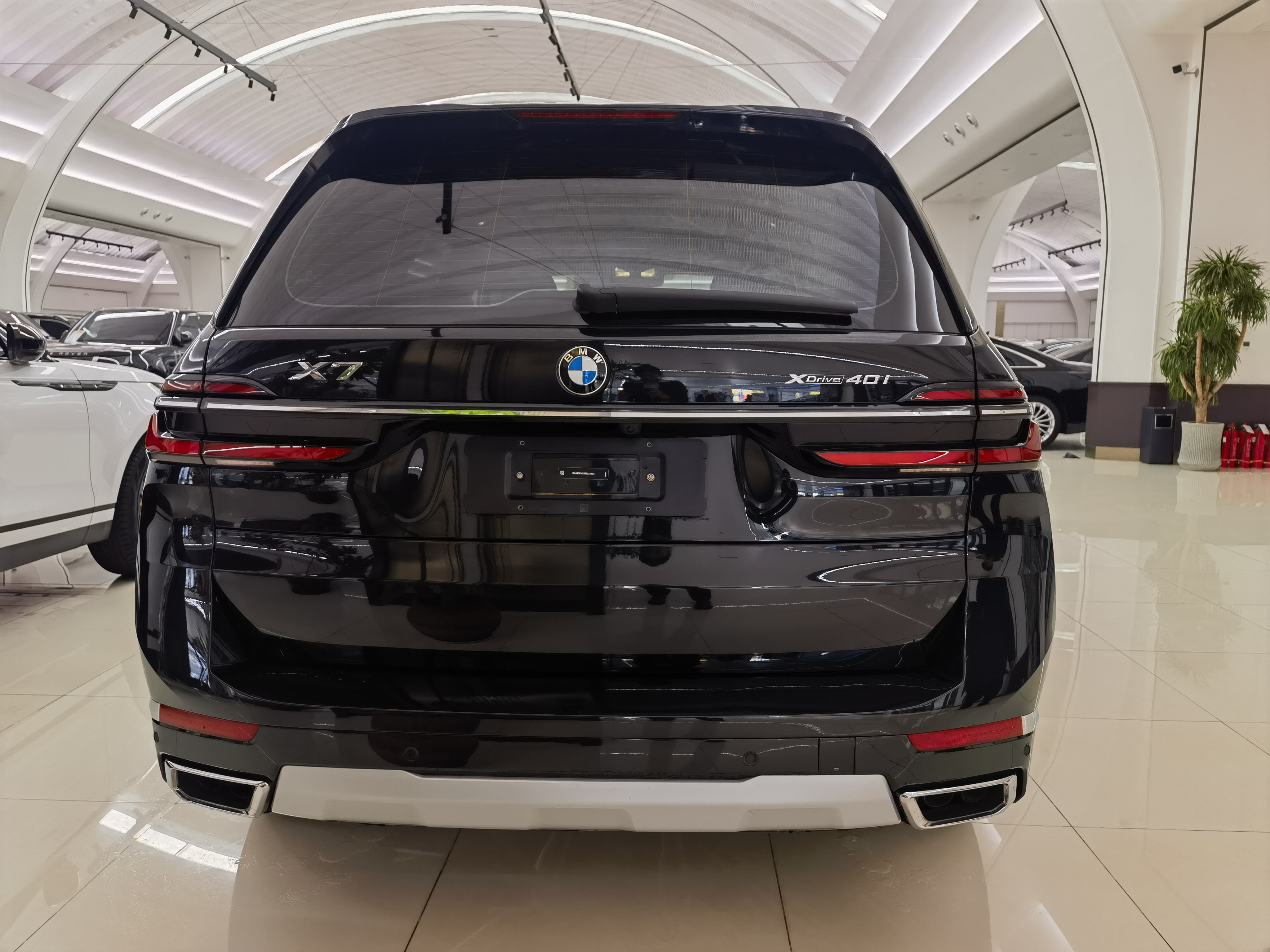 BMW X7 2024 car image #3