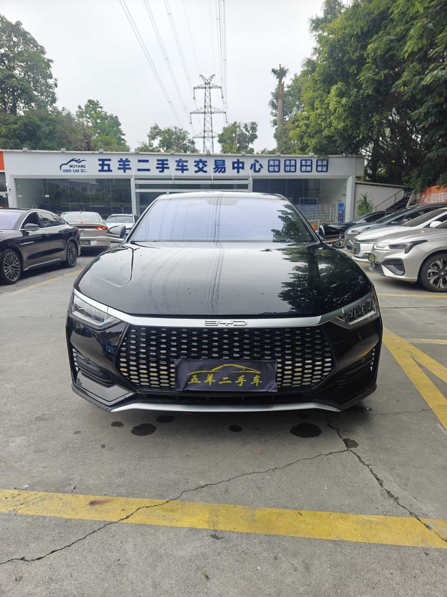 BYD e9 2023 image de voiture #3