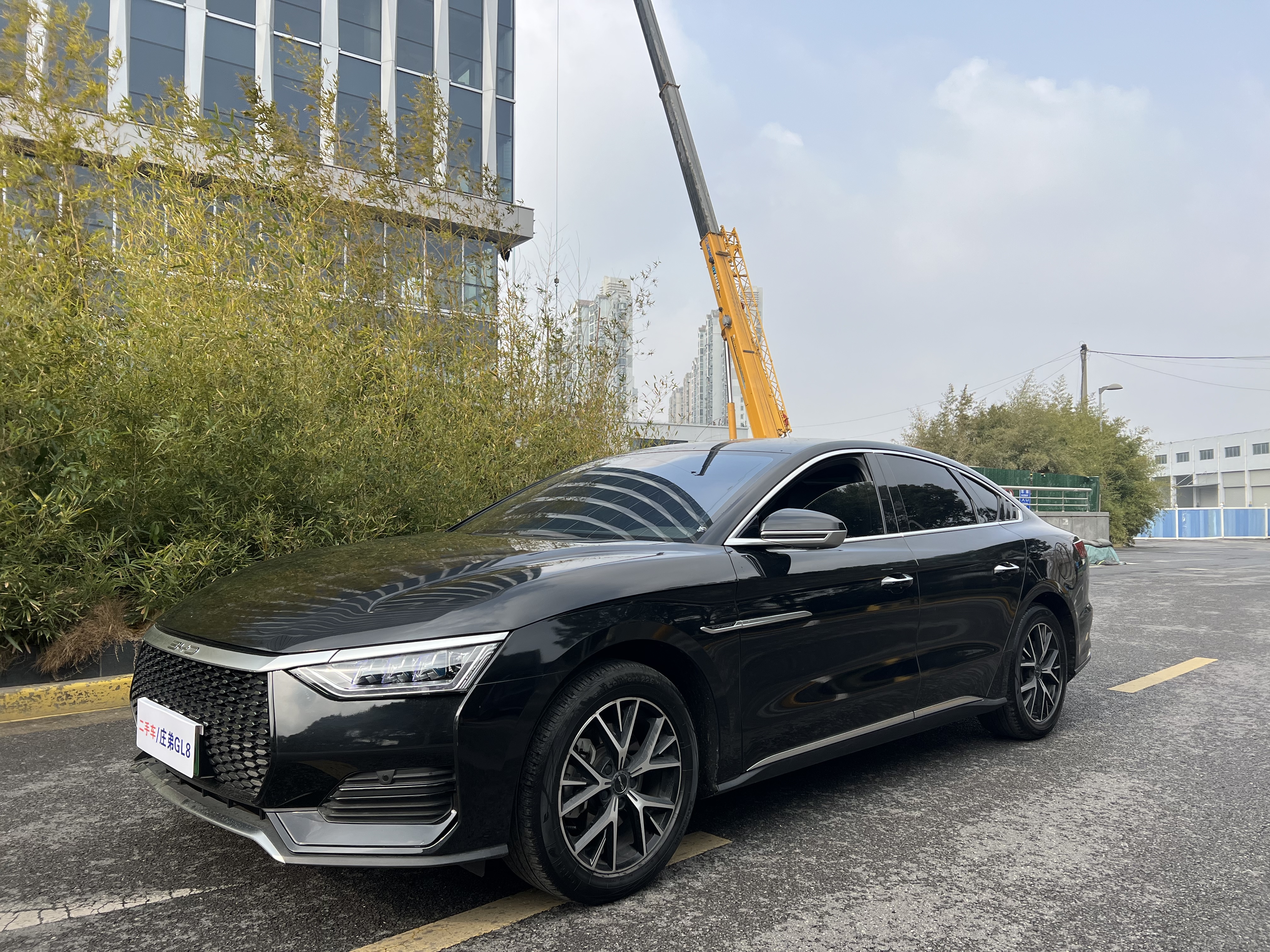 BYD e9 2022 car image #3