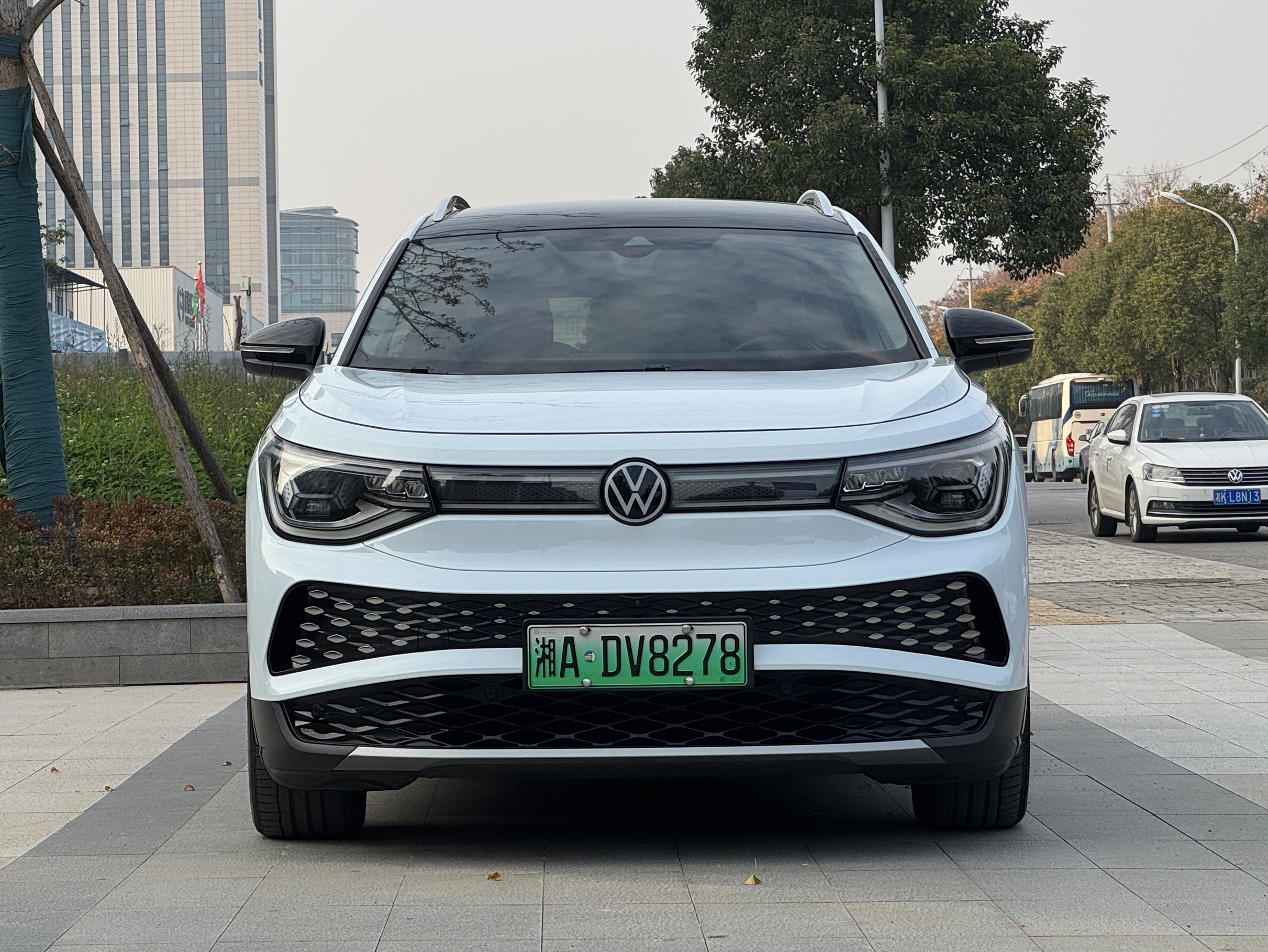 Volkswagen ID.6 X 2023 immagine di auto #3