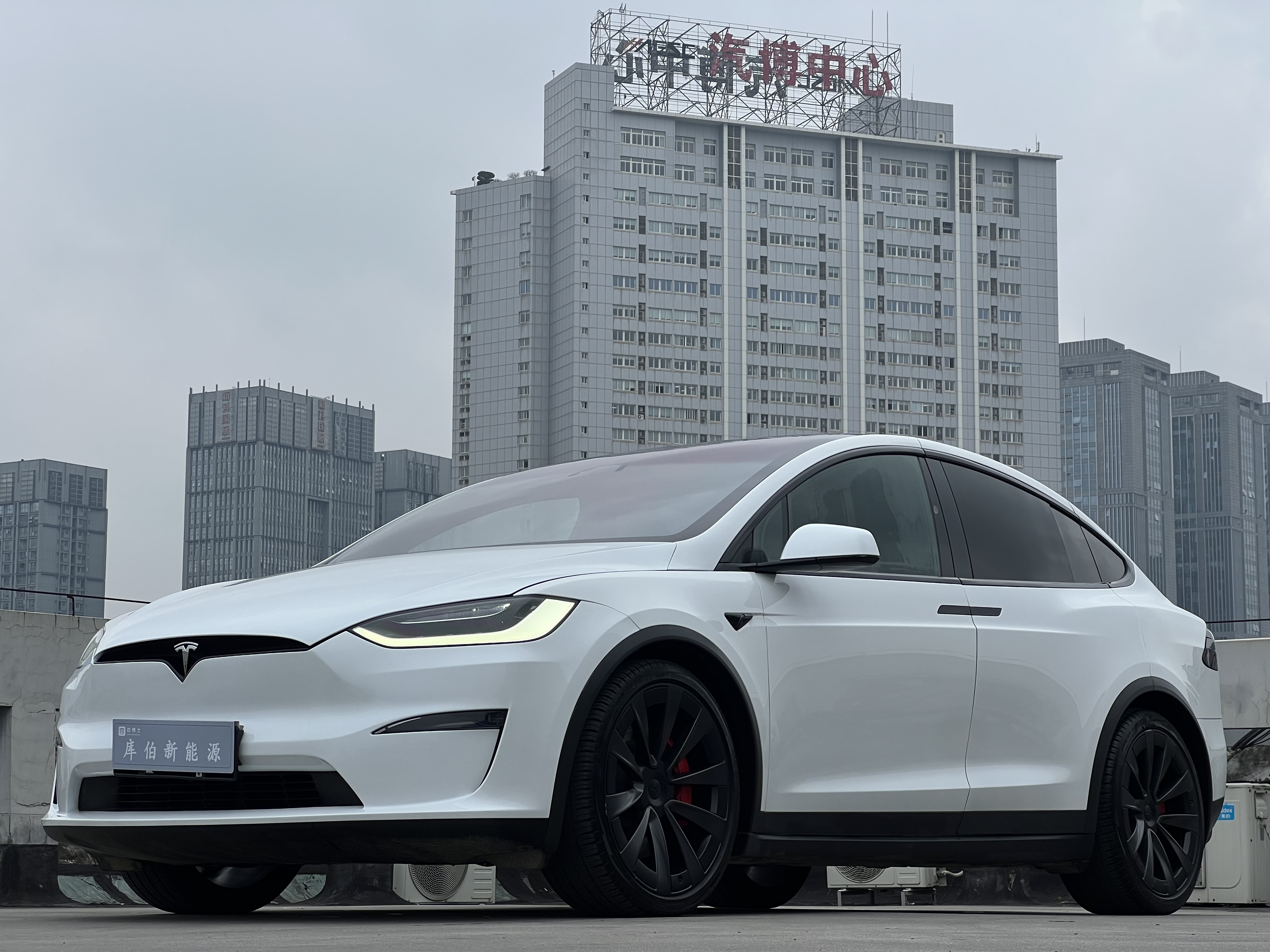 Tesla Model X 2024 car image #3