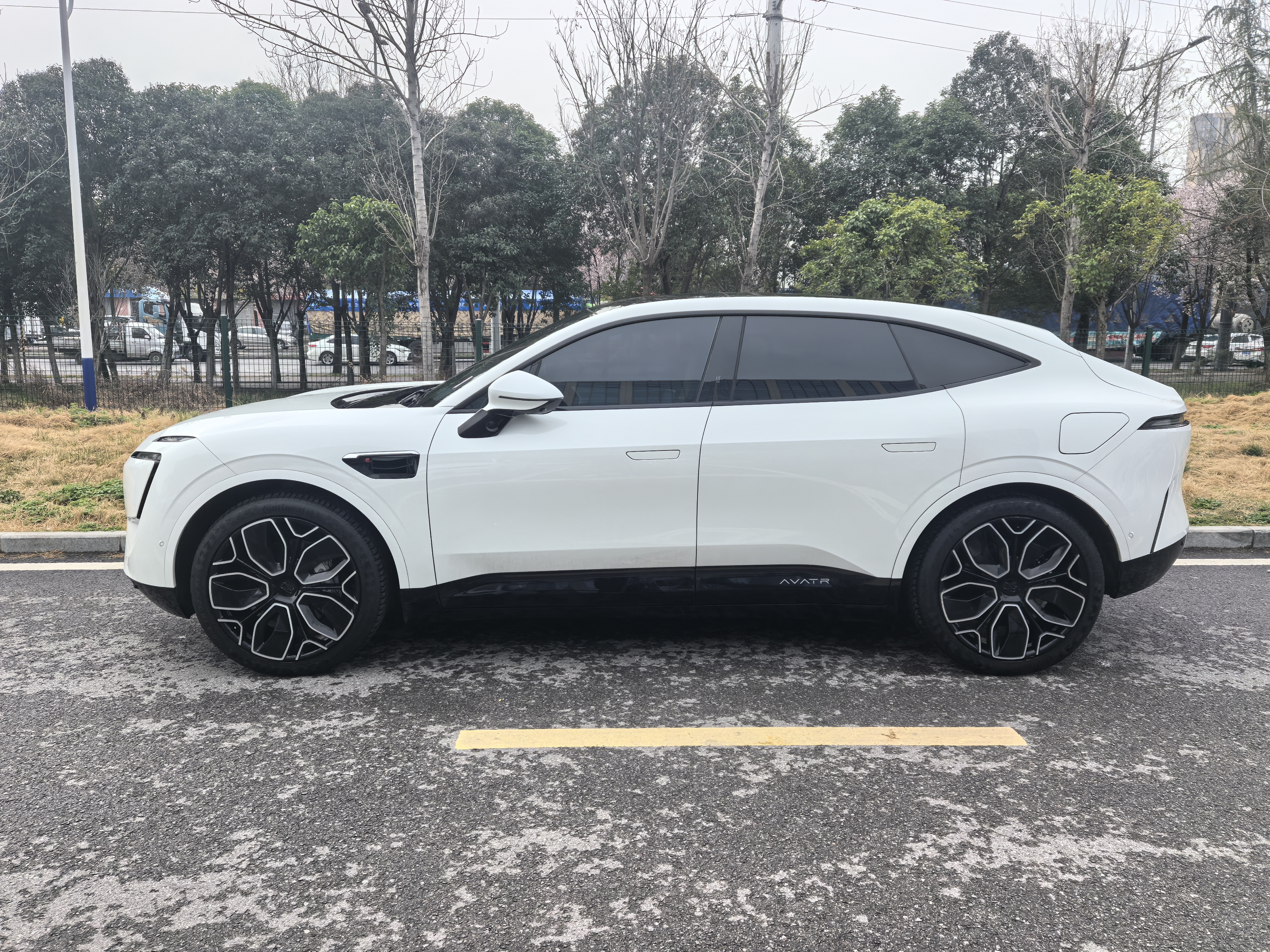 Avatr 11 2023 imagen de coche #3