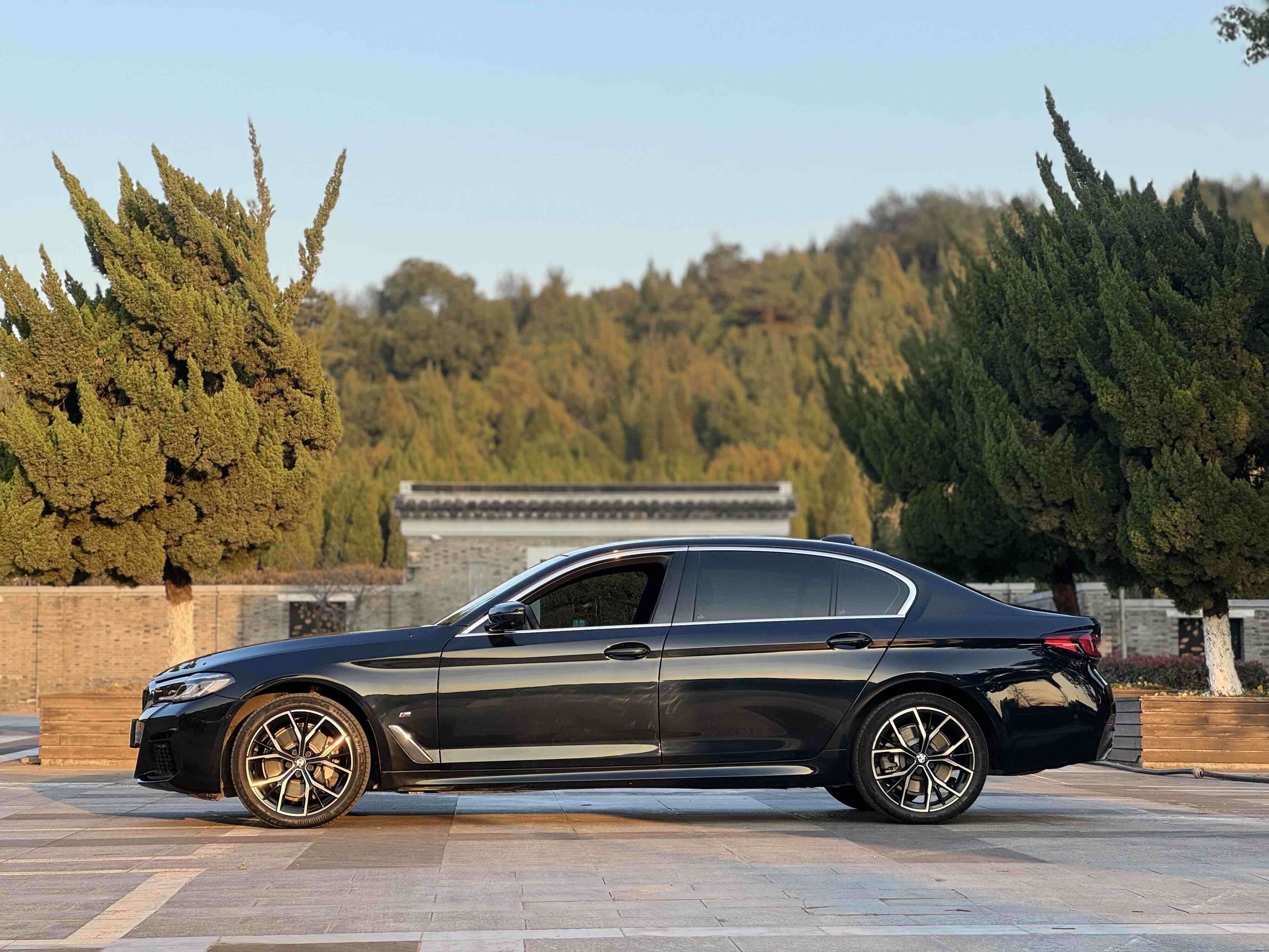 BMW 5 Series 2023 car image #3