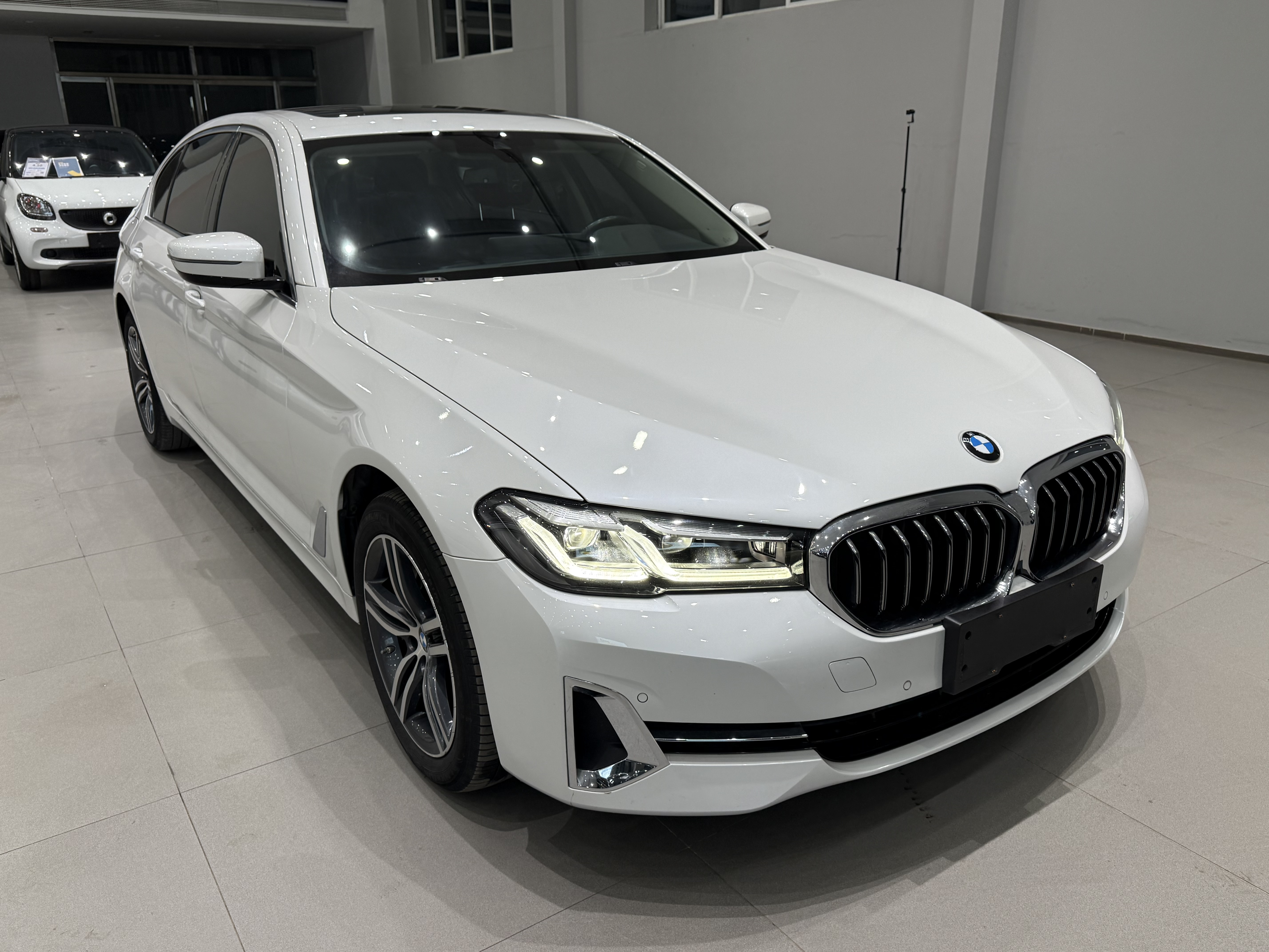 BMW 5 Series 2023 car image #3