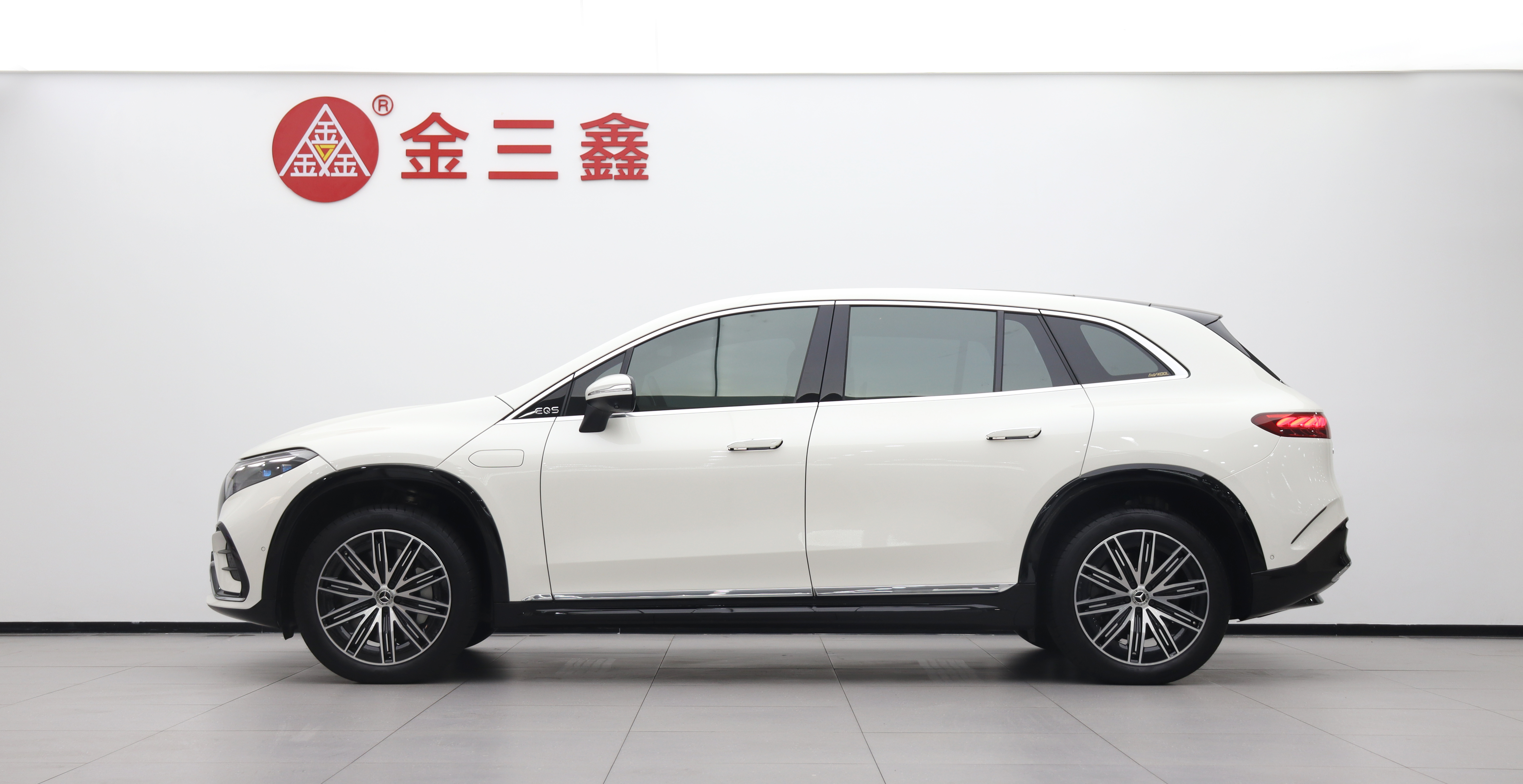 Mercedes-Benz EQS SUV 2025 car image #3