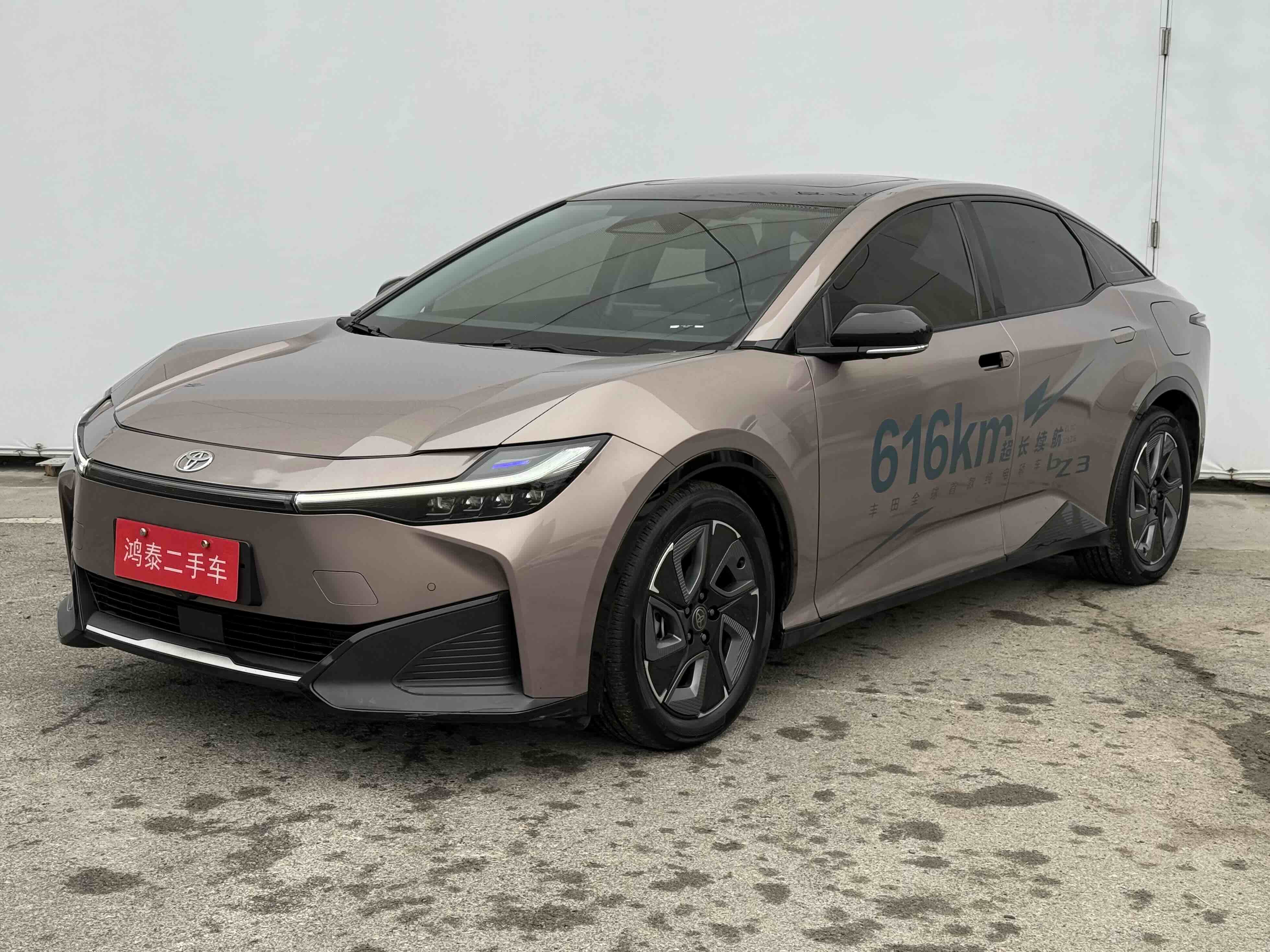 Toyota bZ3 2023 صورة سيارة #3