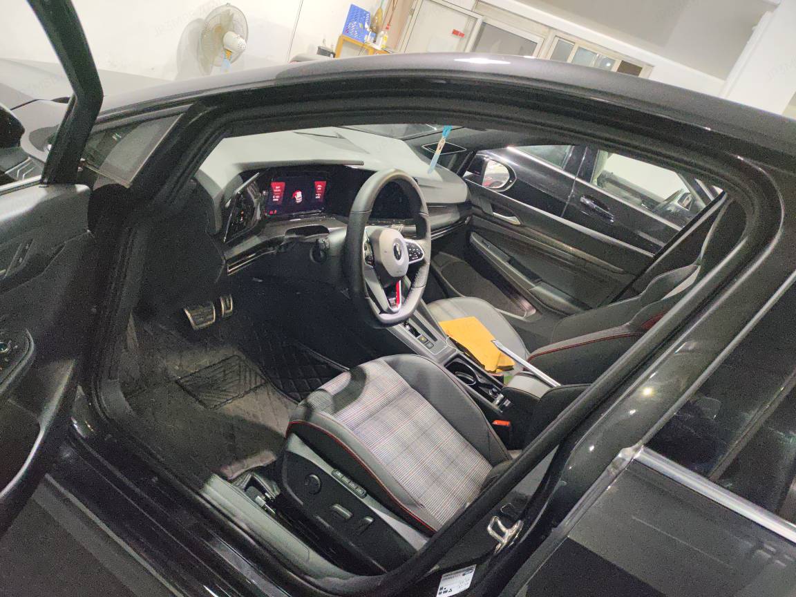 Volkswagen GolfGTI 2024 immagine di auto #3