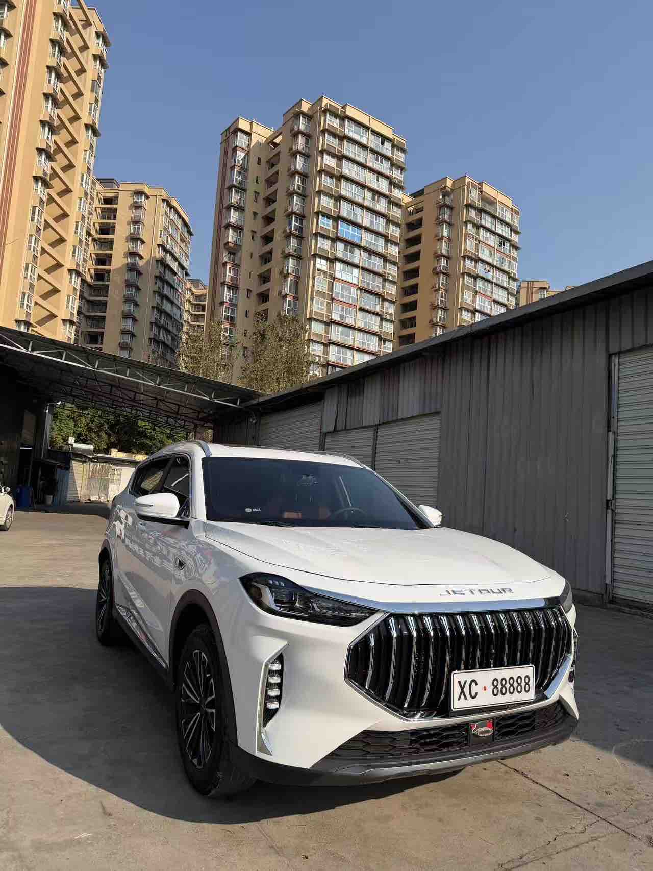 X70 PLUS 2023 car image #3