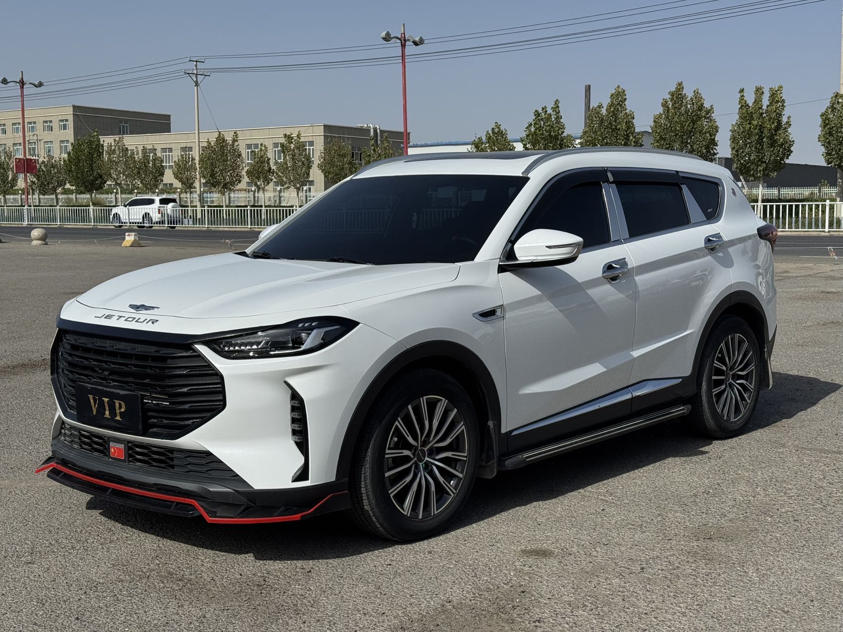 X70 PLUS 2023 car image #3