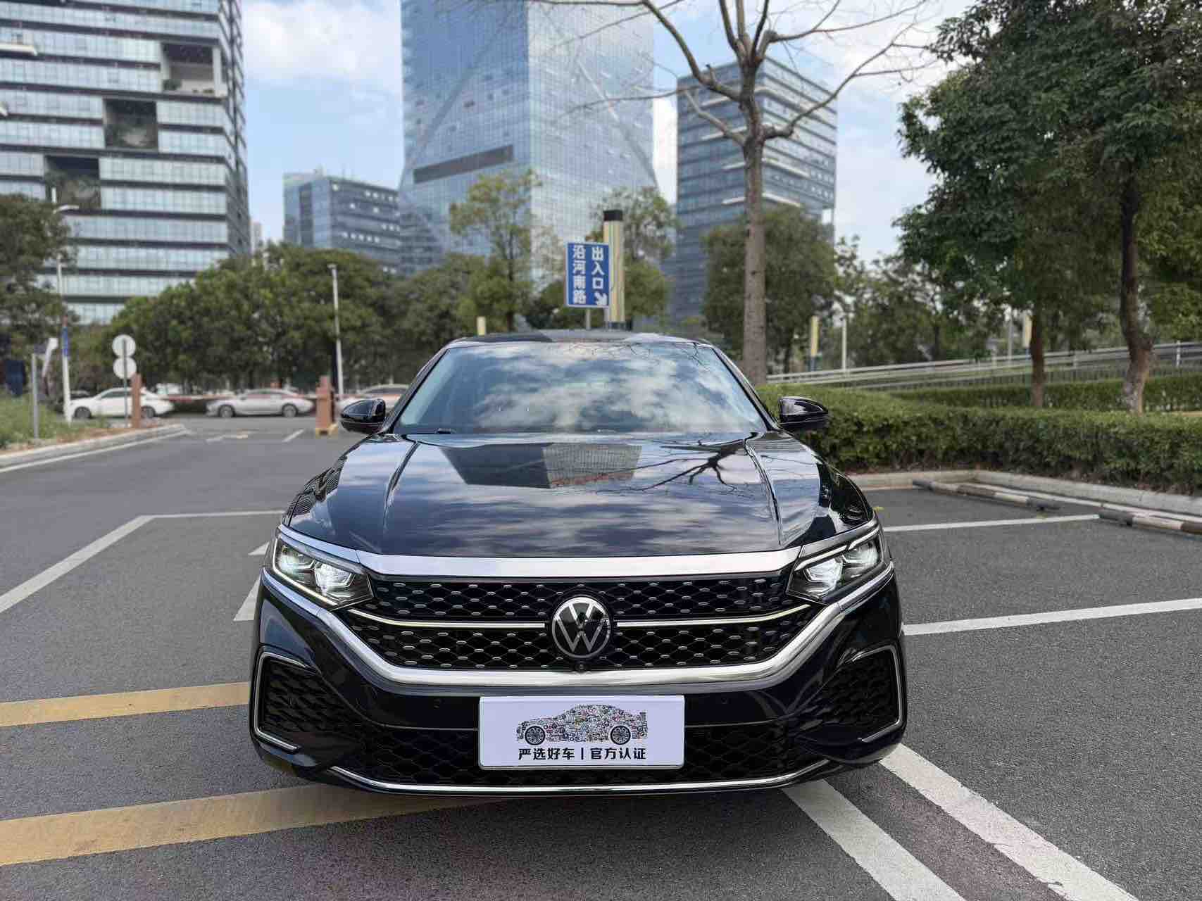 Volkswagen Passat 2023 car image #3