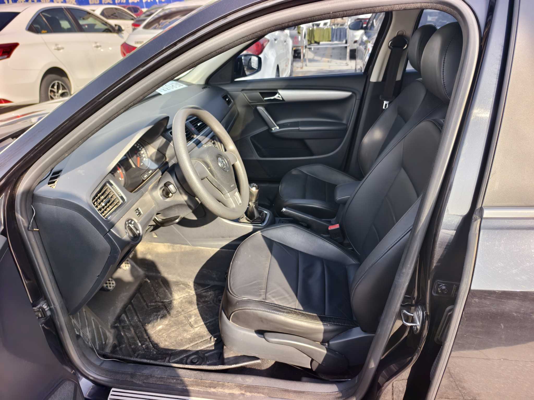 Volkswagen Lavida 2015 car image #3