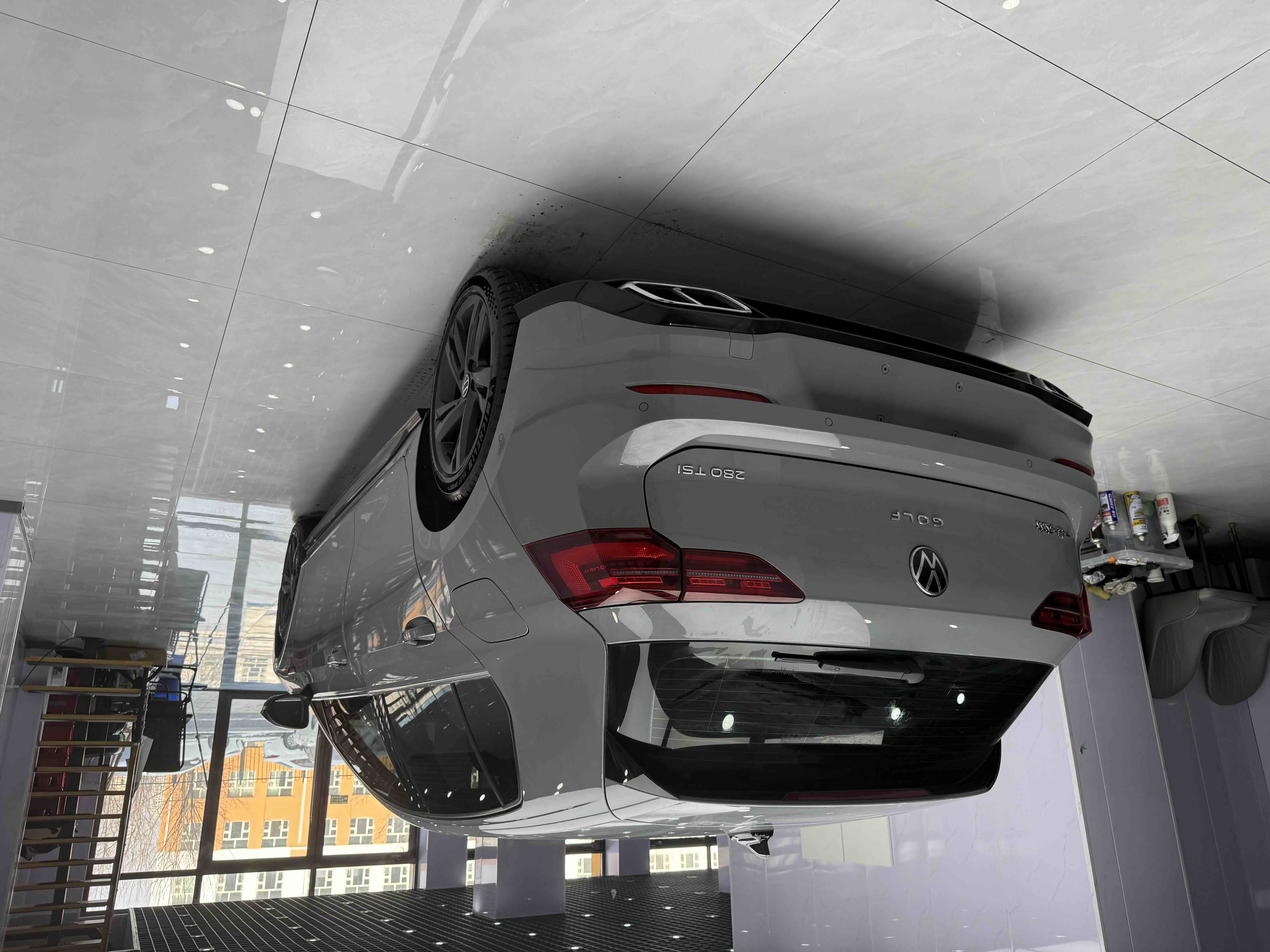 Volkswagen Golf 2023 car image #3