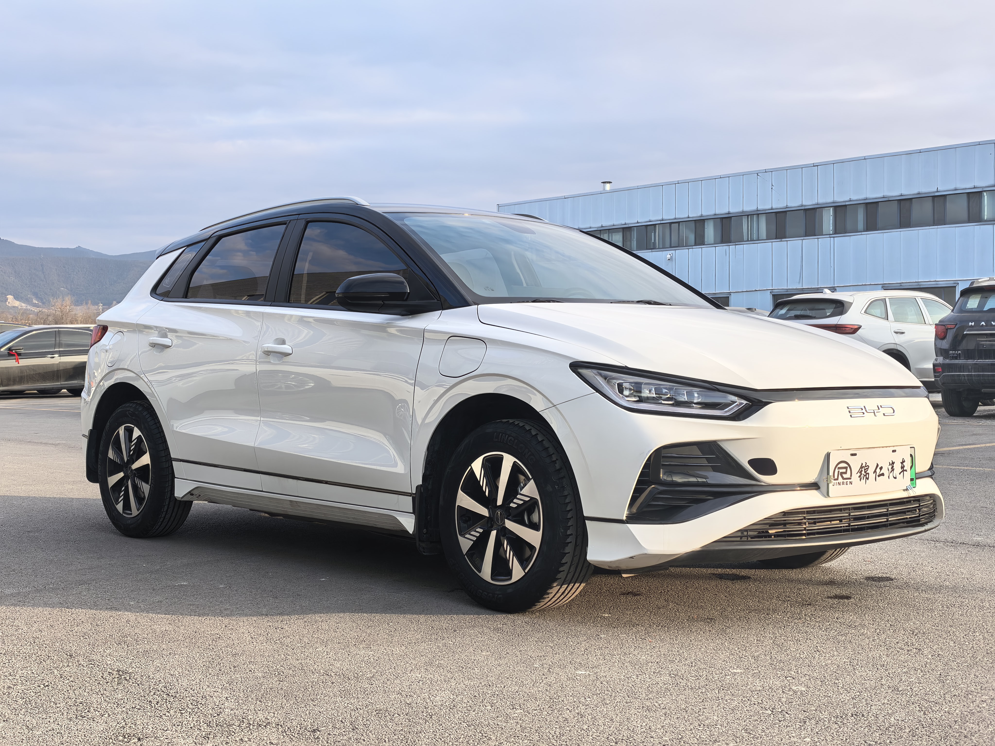 BYD e2 2023 image de voiture #3