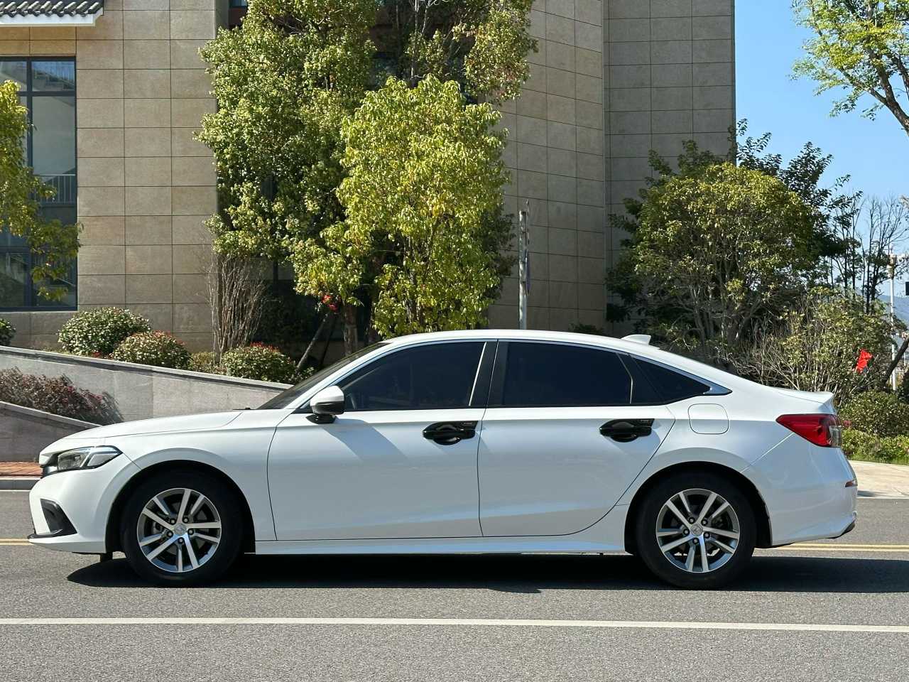 Honda Civic 2023 car image #3