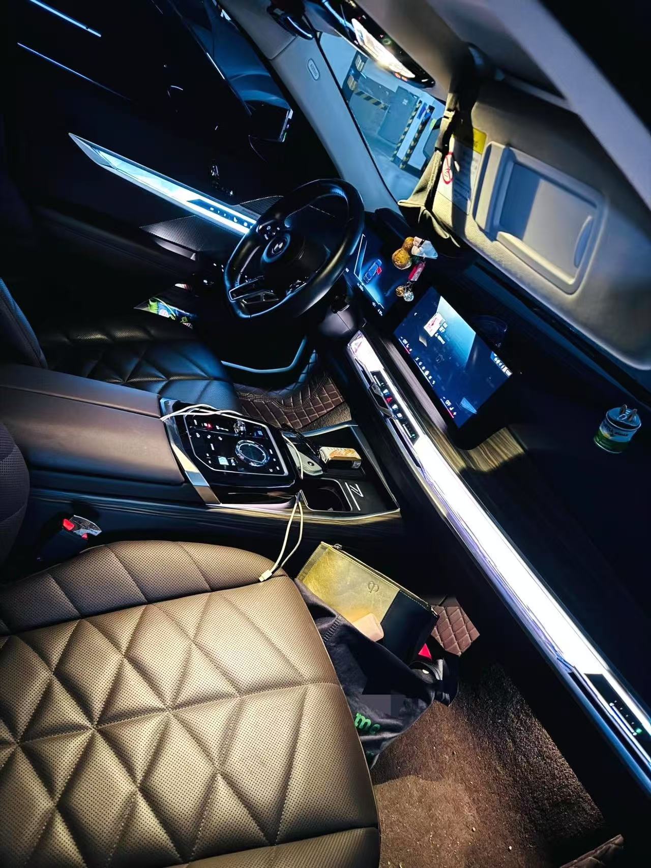 BMW i7 2024 car image #3