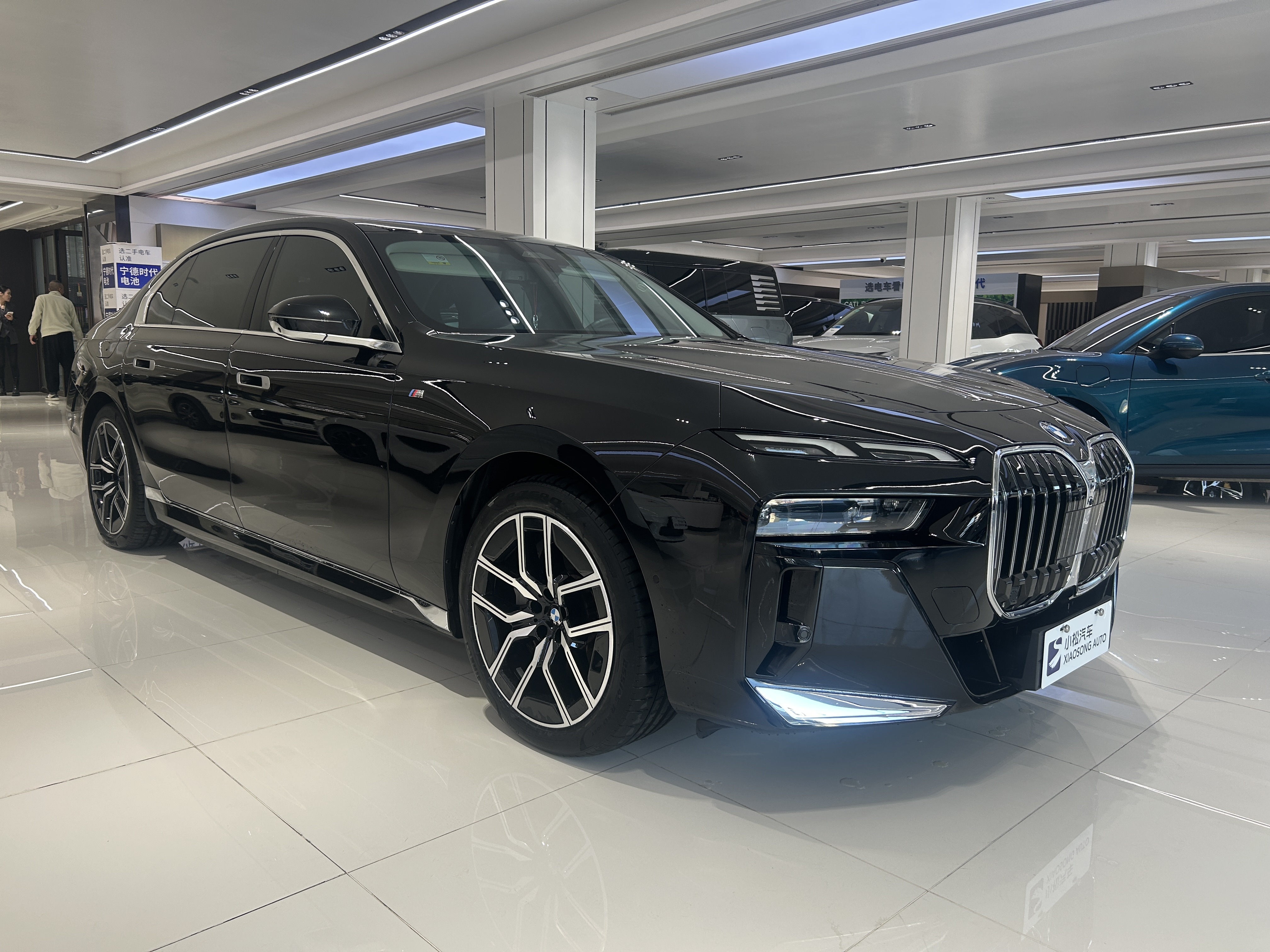 BMW i7 2023 car image #3