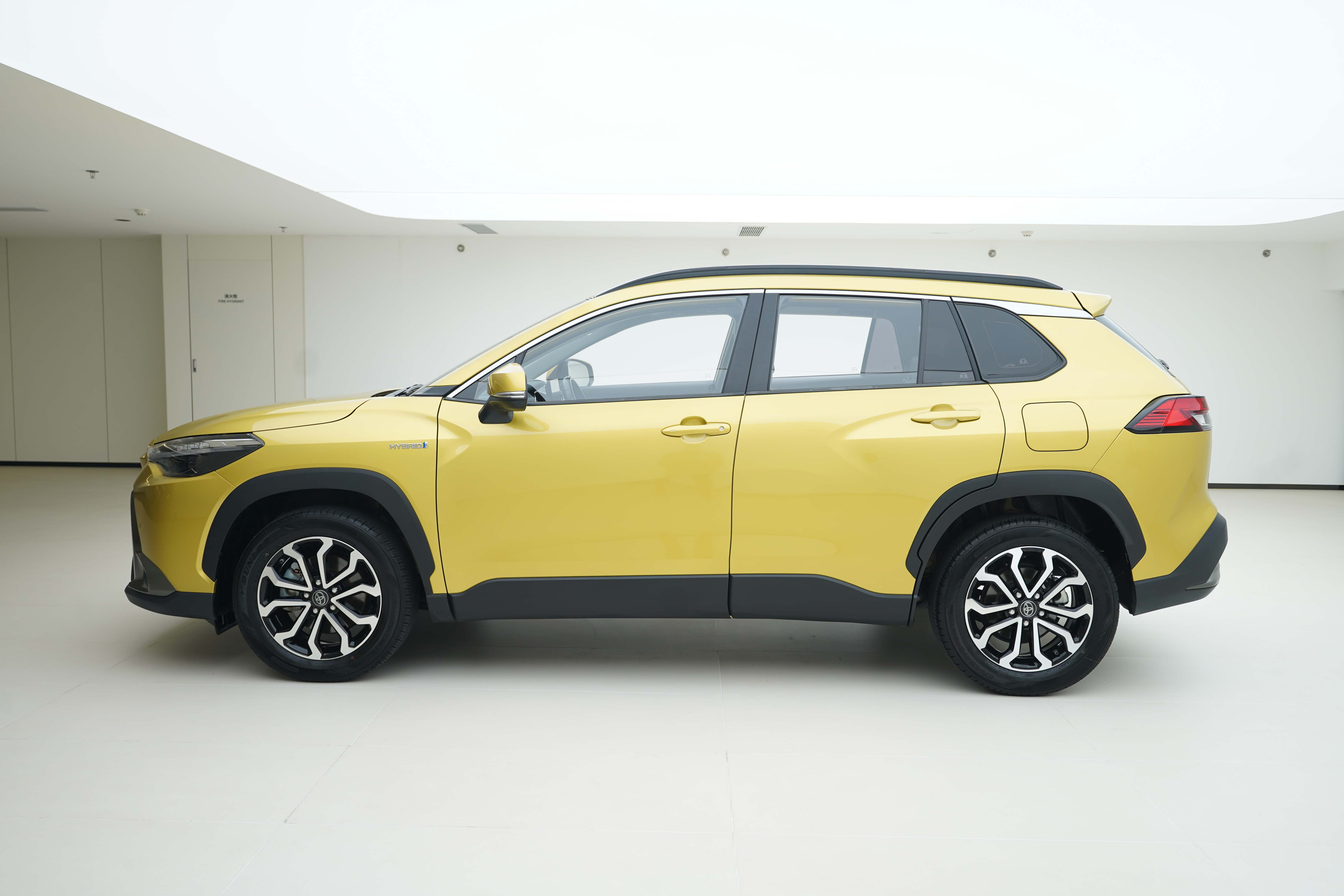 Toyota Frontlander 2023 car image #3