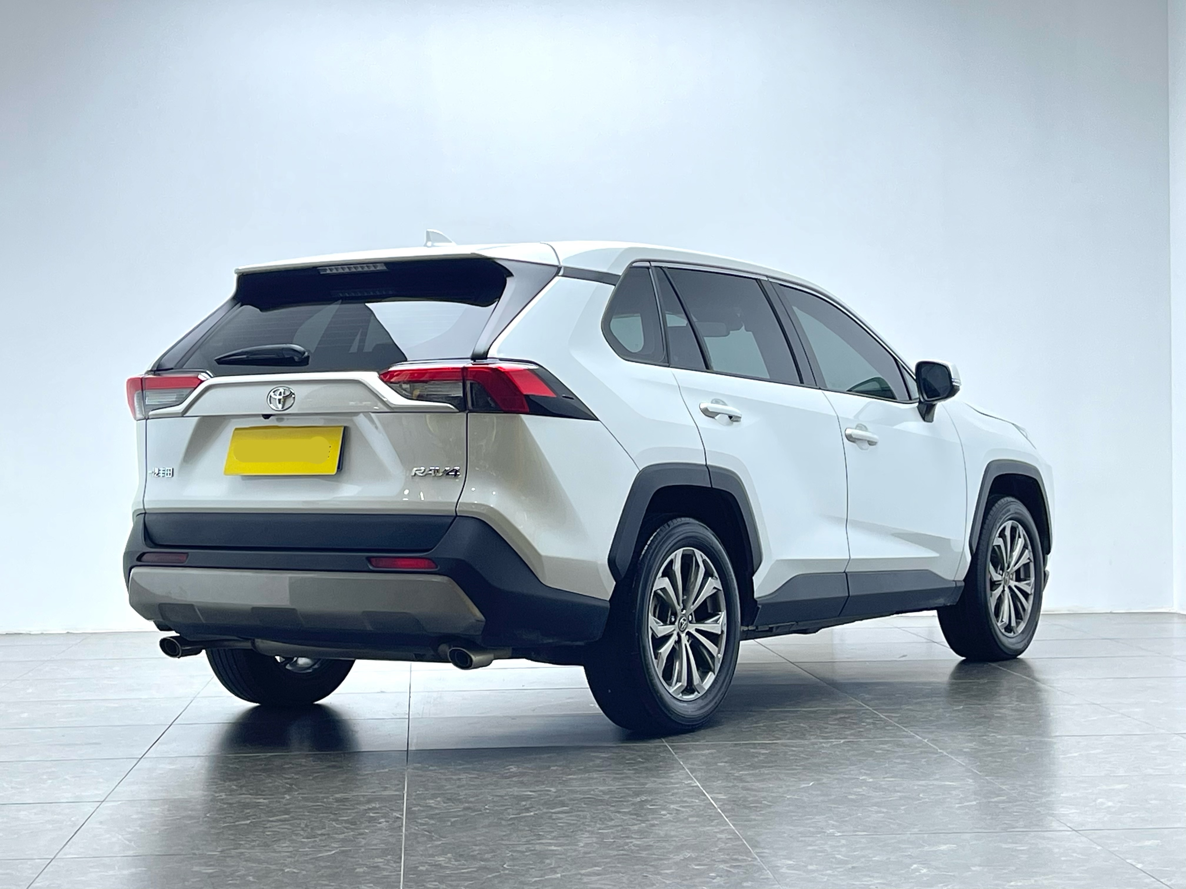 Toyota RAV4 2024 car image #3