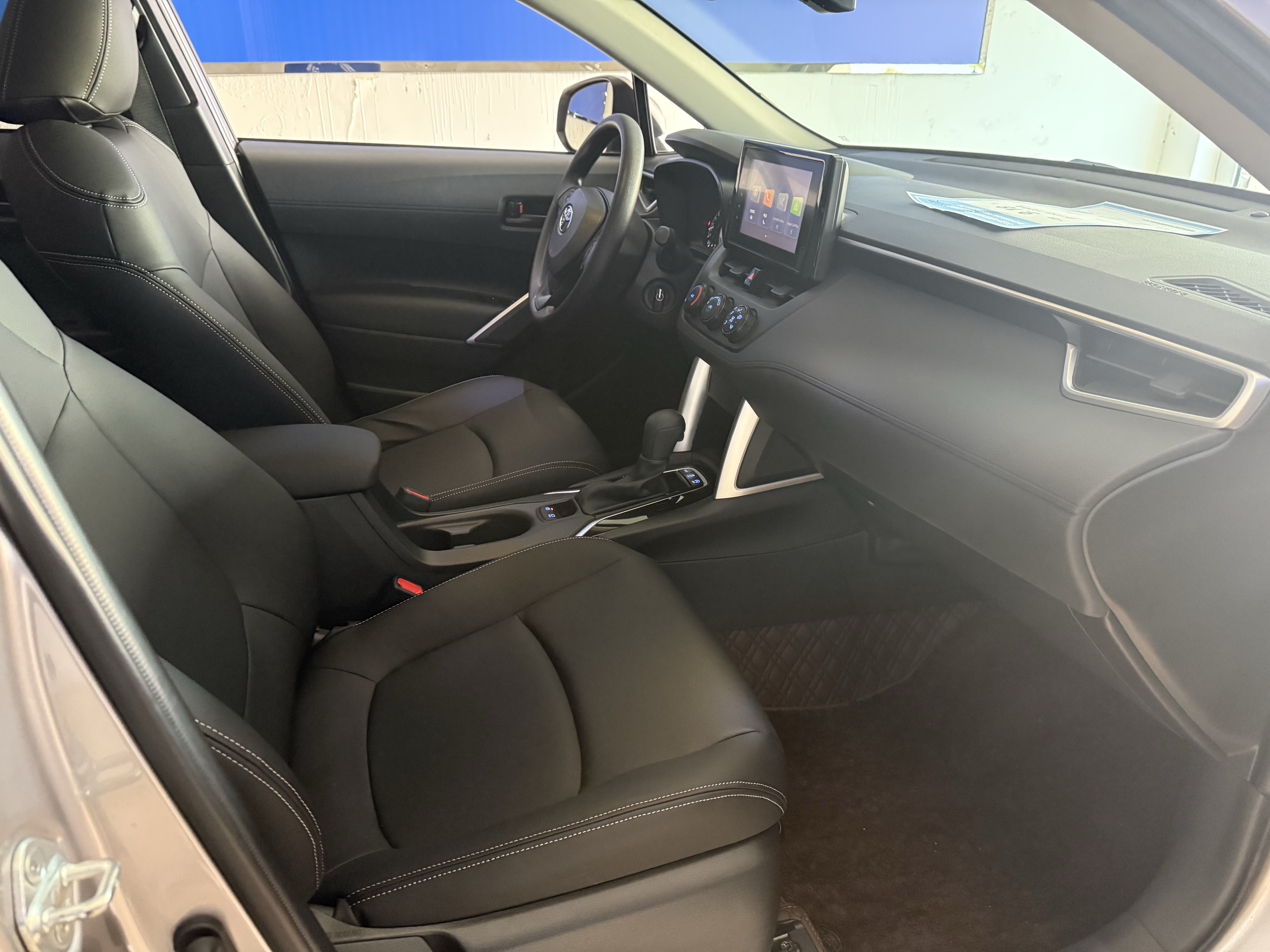 Corolla Cross 2022 car image #3