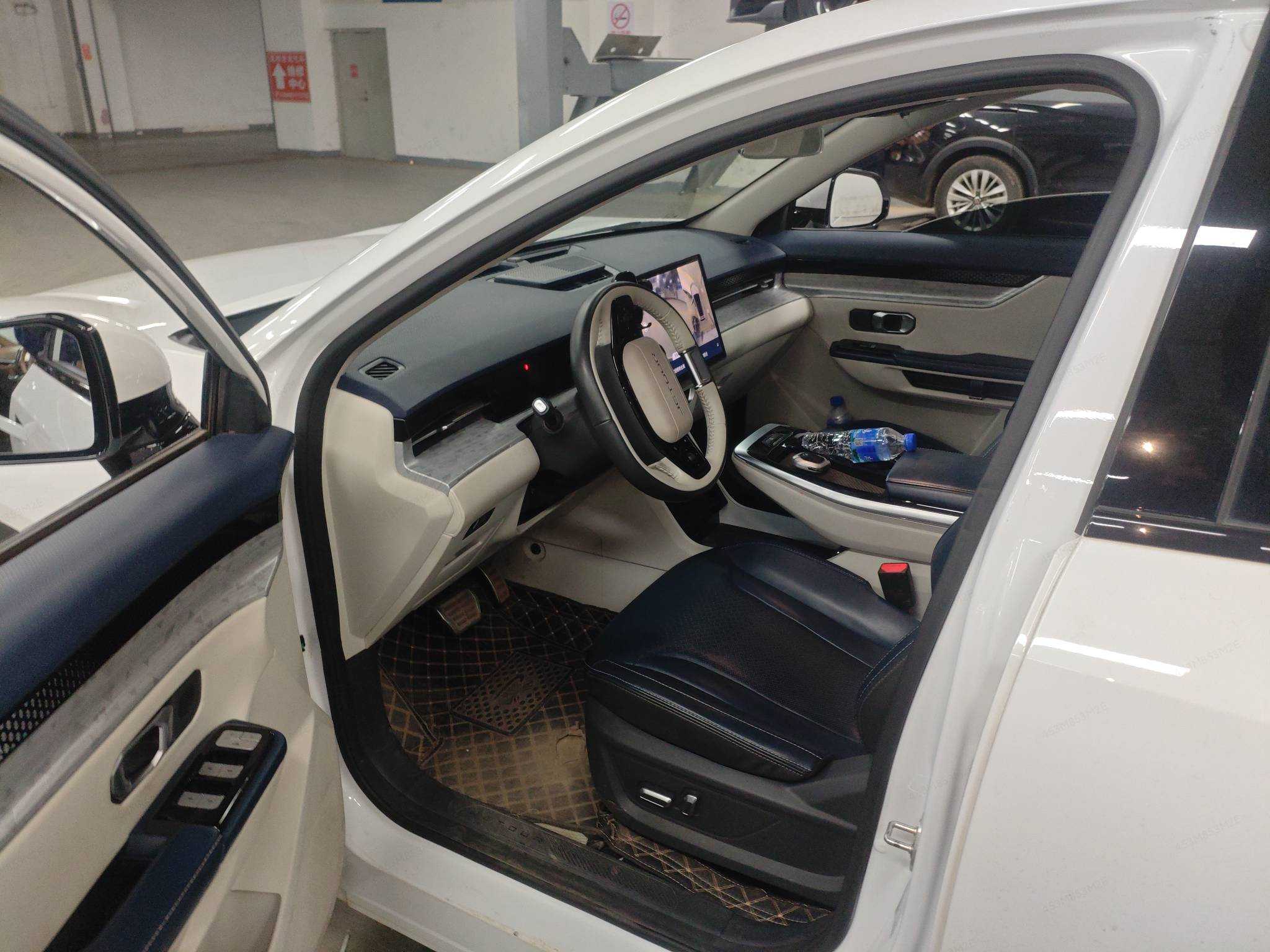 2023 car image #3