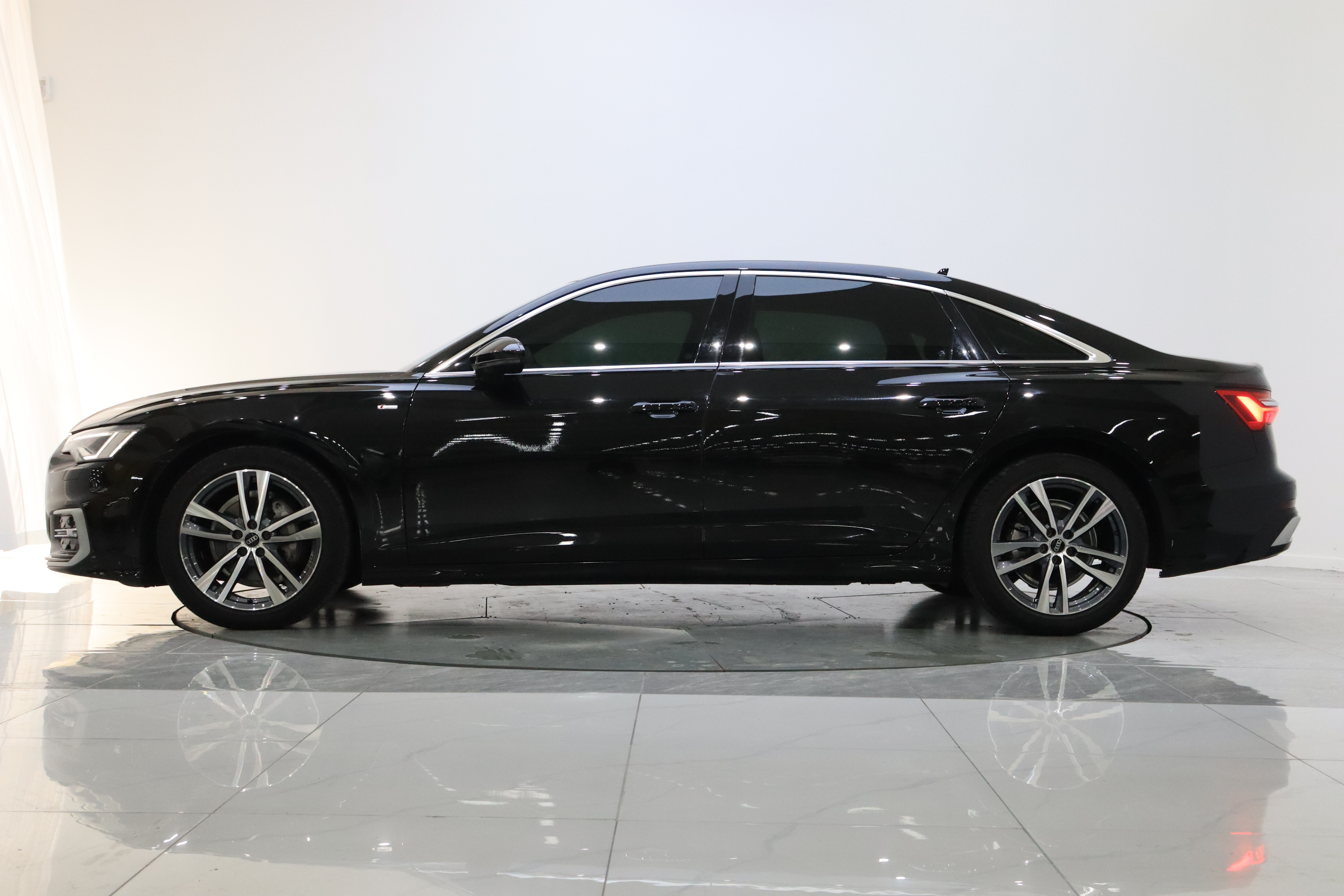 Audi A6L 2023 car image #3