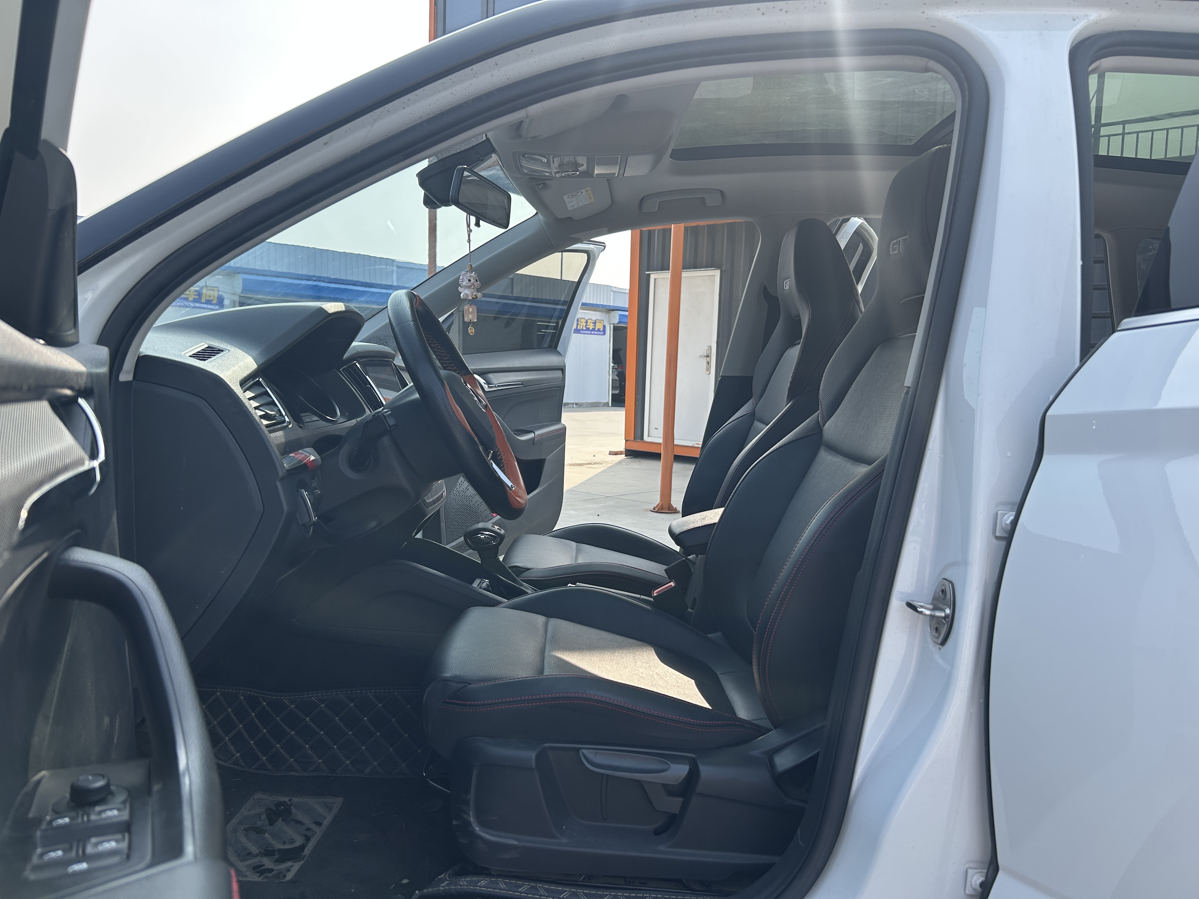 Skoda Kamiq 2024 car image #3