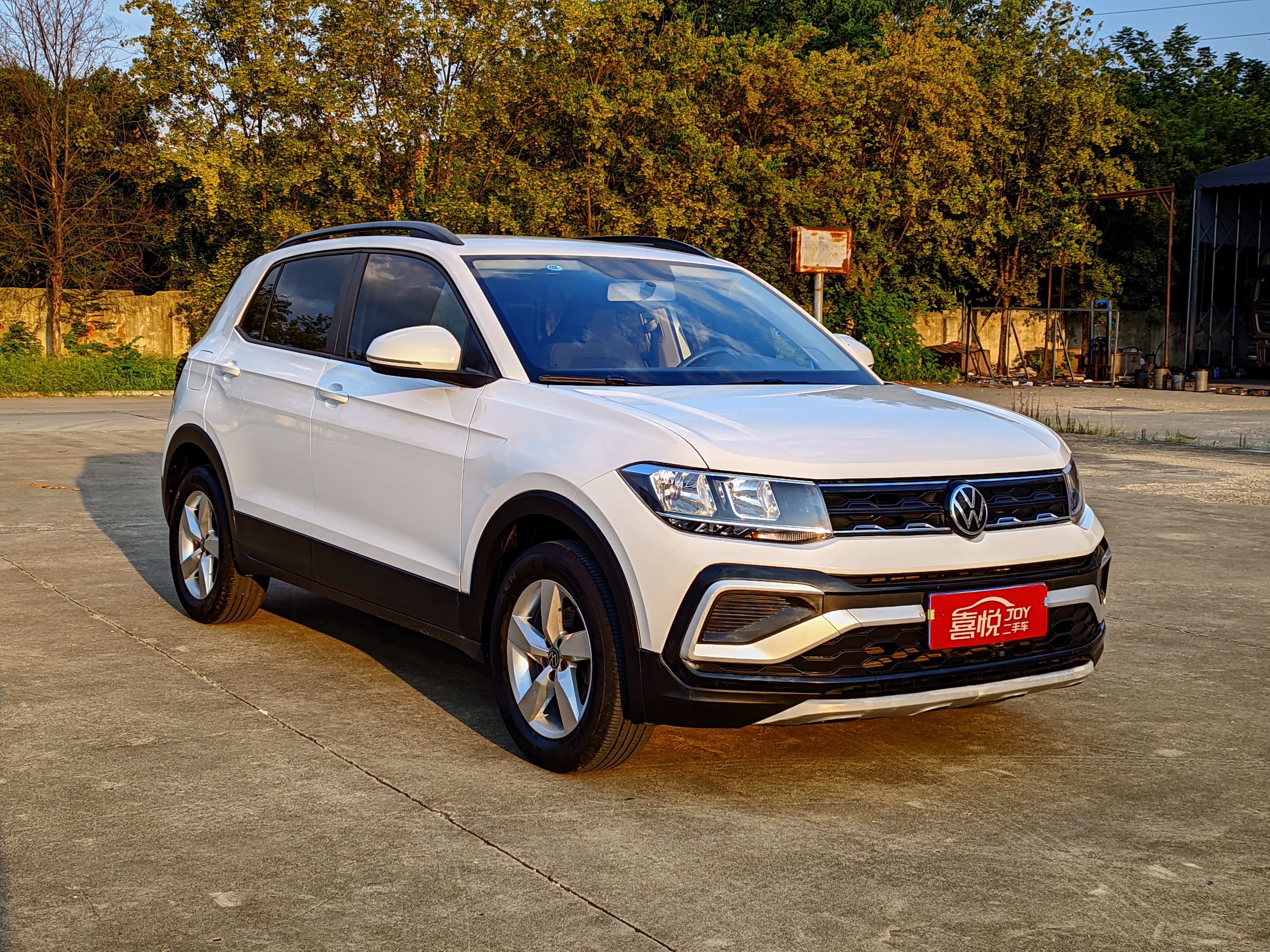 Volkswagen T-Cross 2023 car image #3