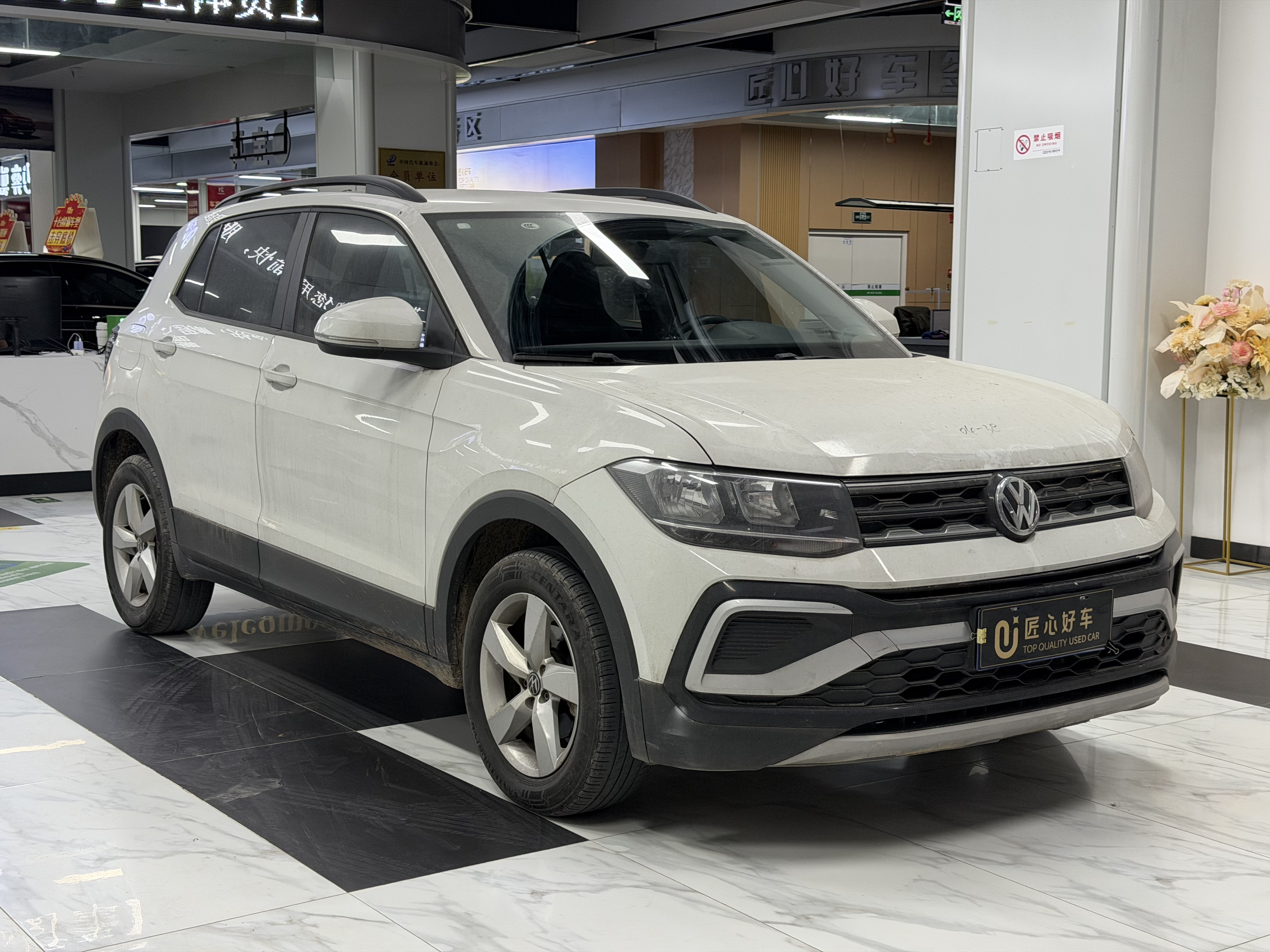 Volkswagen T-Cross 2024 car image #3