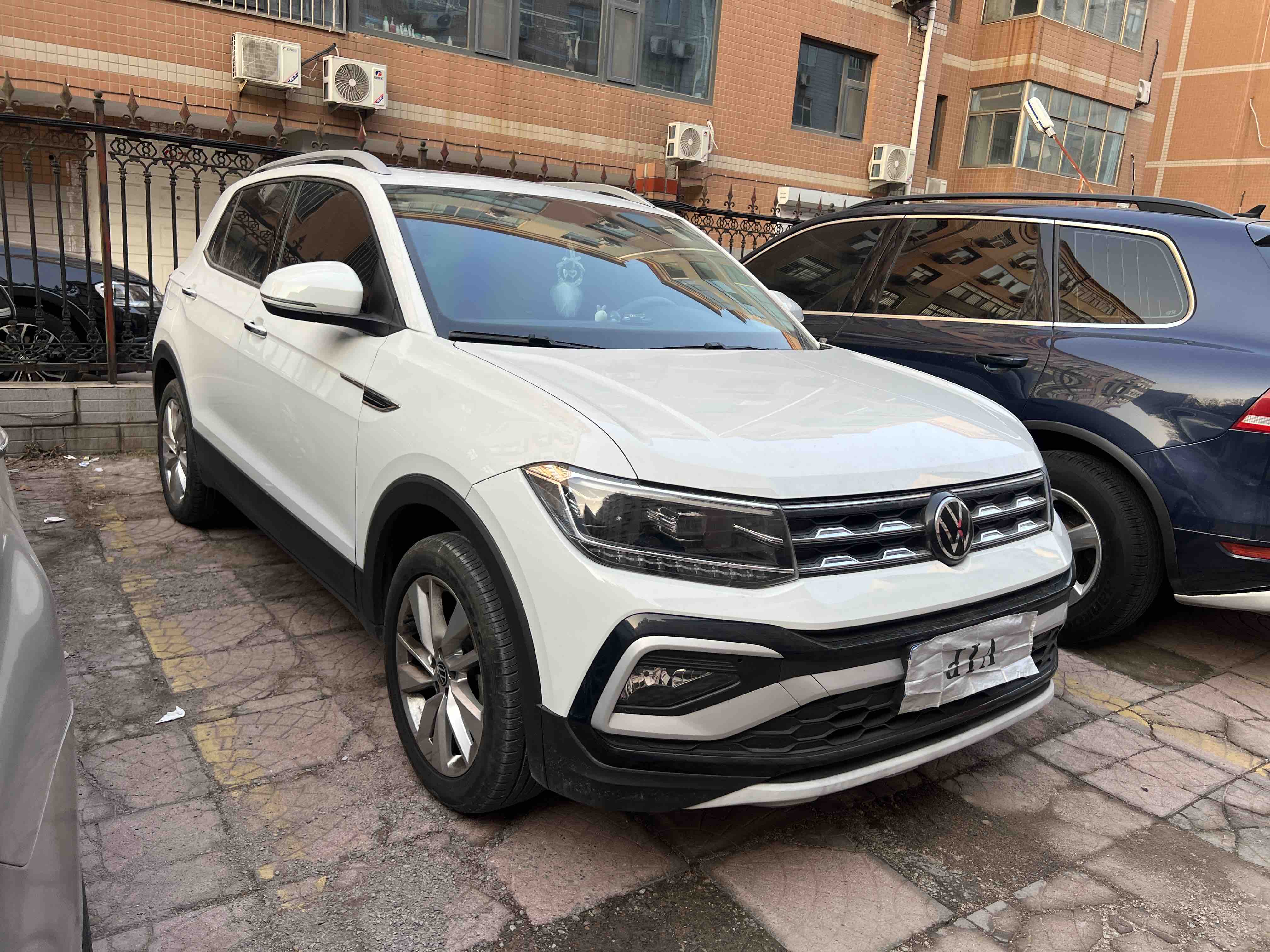 Volkswagen T-Cross 2024 car image #3